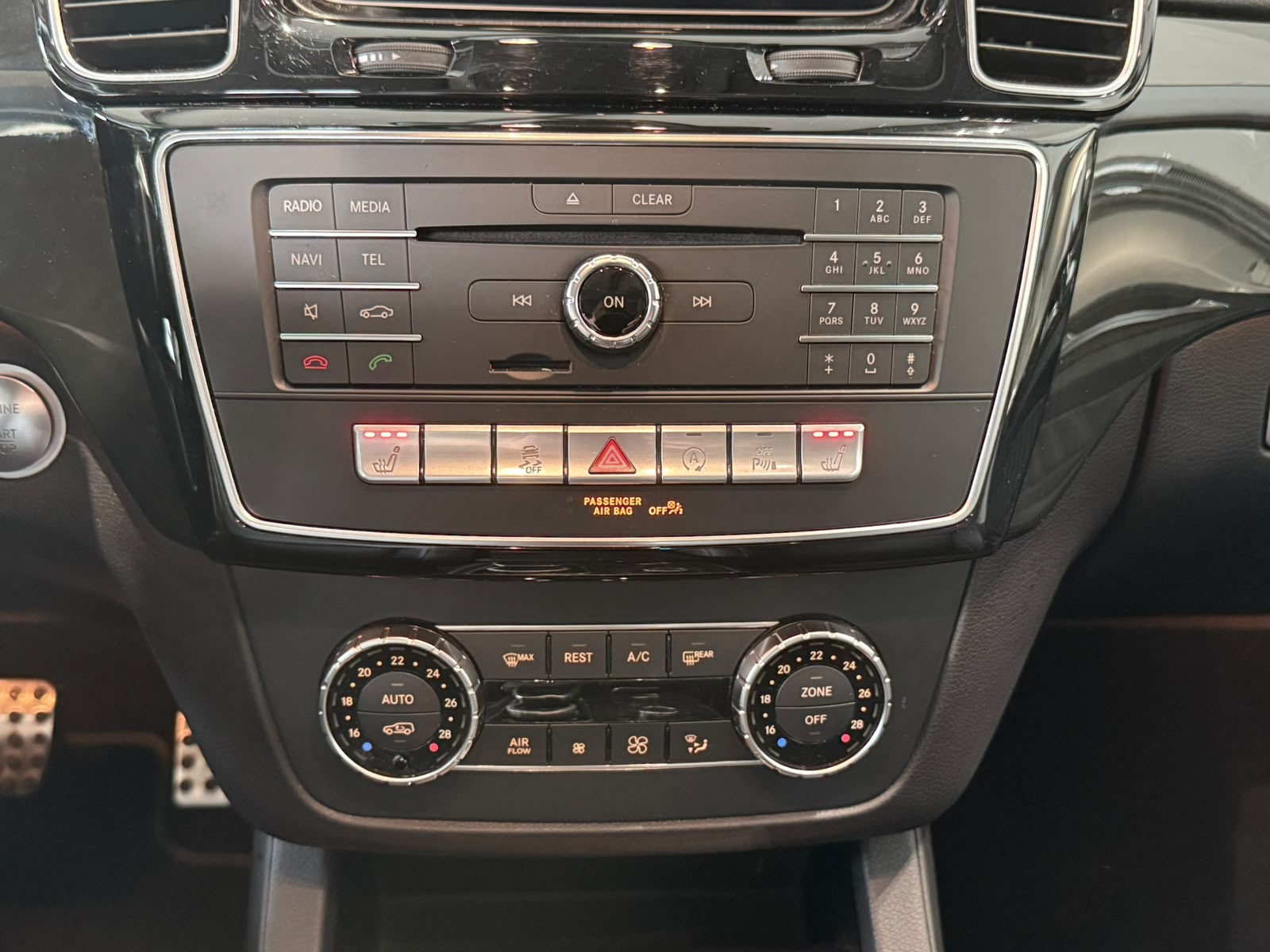 MERCEDES-BENZ GLS 350 d AMG Line 4Matic 9G-TRONIC-image-24