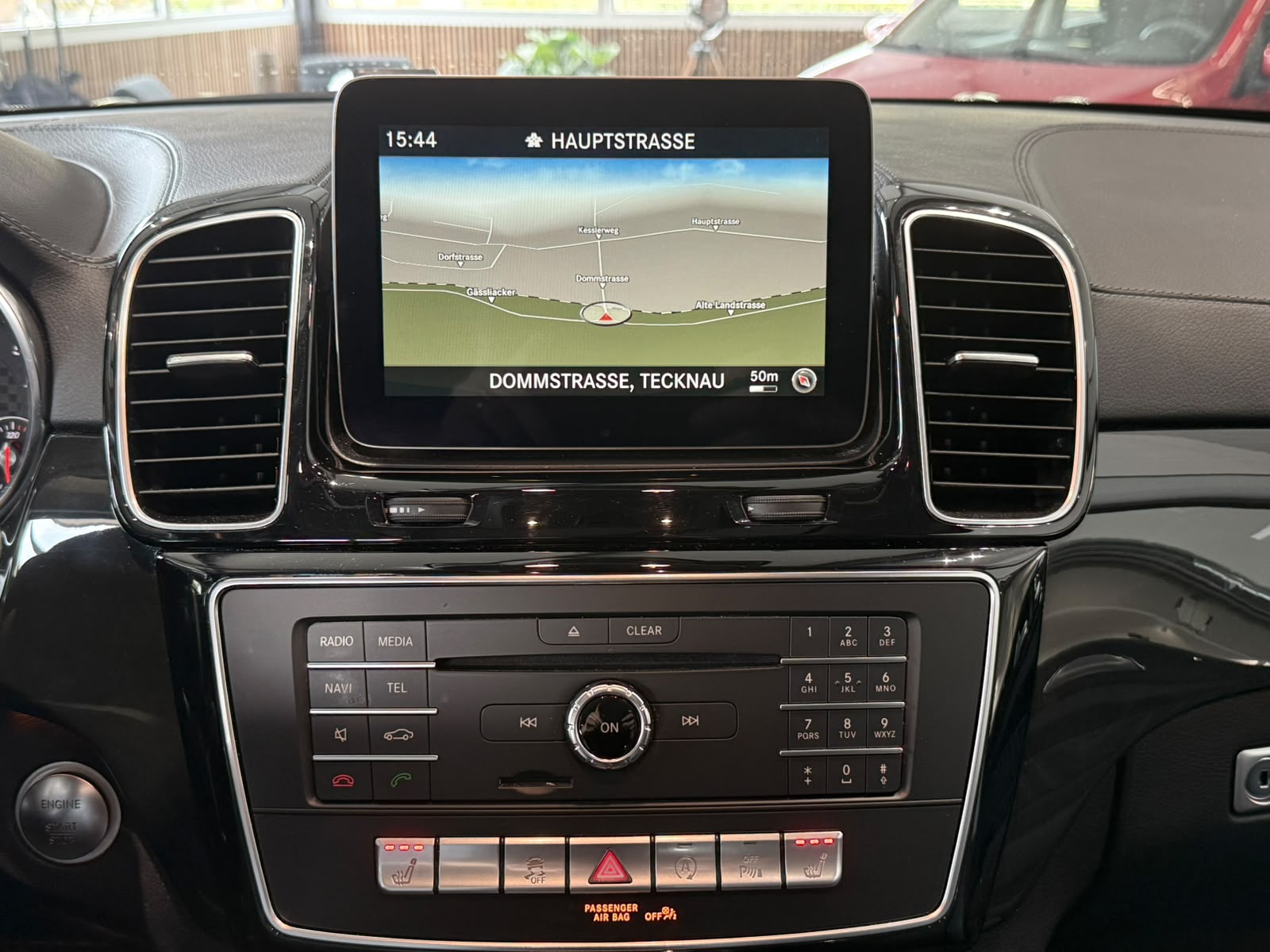 MERCEDES-BENZ GLS 350 d AMG Line 4Matic 9G-TRONIC-image-21