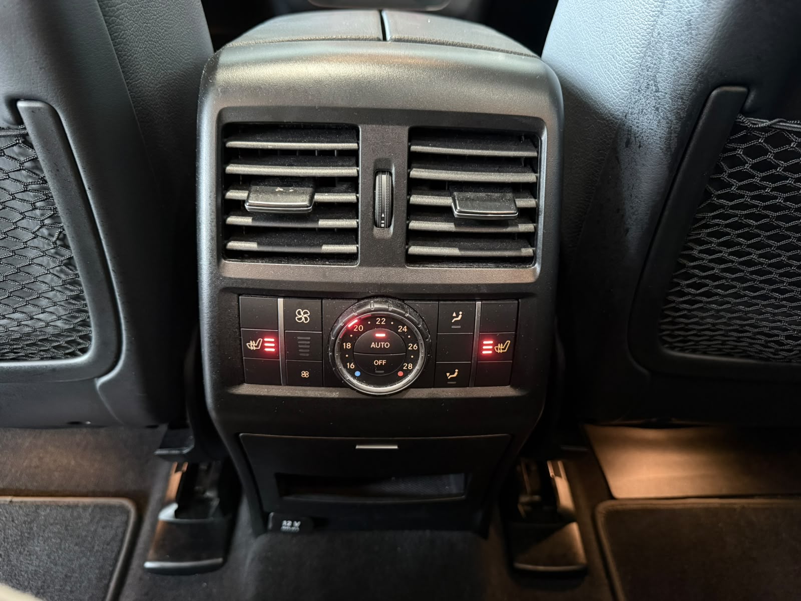 MERCEDES-BENZ GLS 350 d AMG Line 4Matic 9G-TRONIC-image-26
