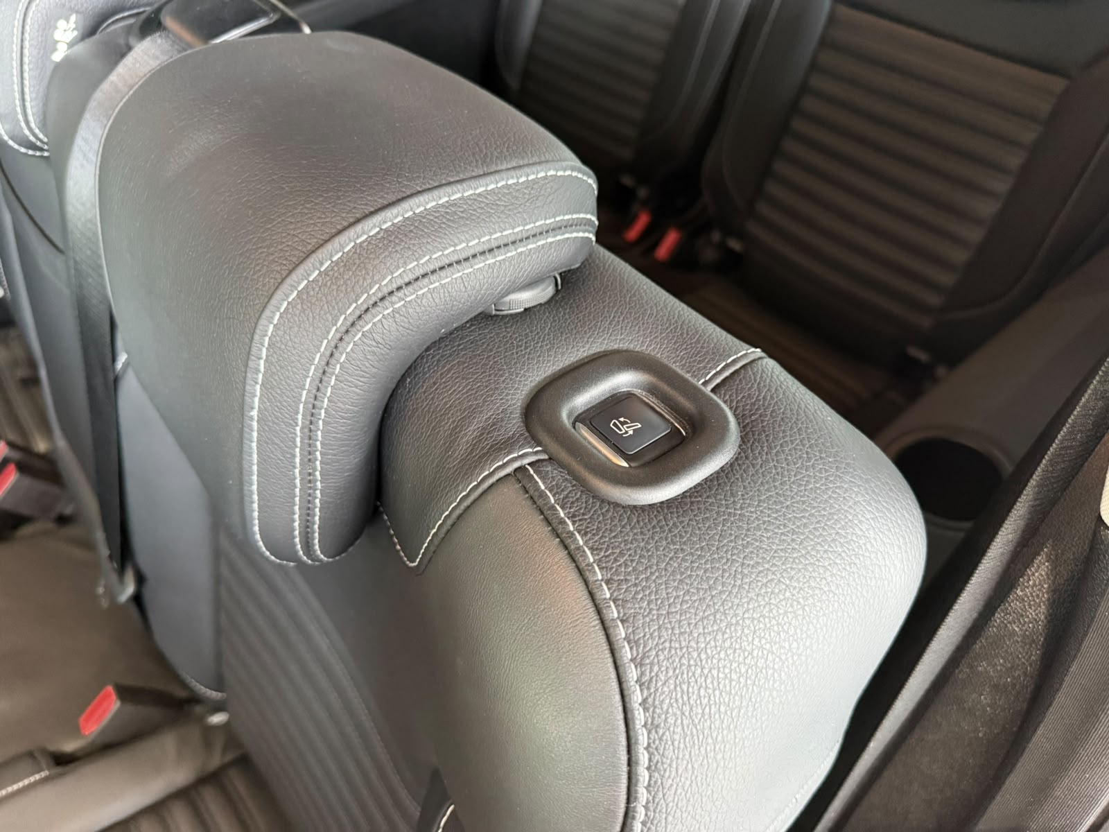 MERCEDES-BENZ GLS 350 d AMG Line 4Matic 9G-TRONIC-image-15