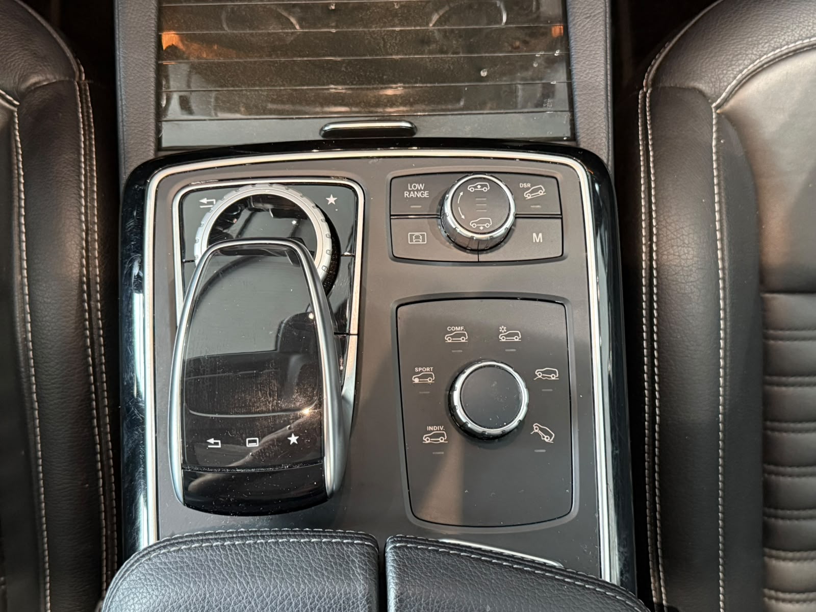 MERCEDES-BENZ GLS 350 d AMG Line 4Matic 9G-TRONIC-image-25