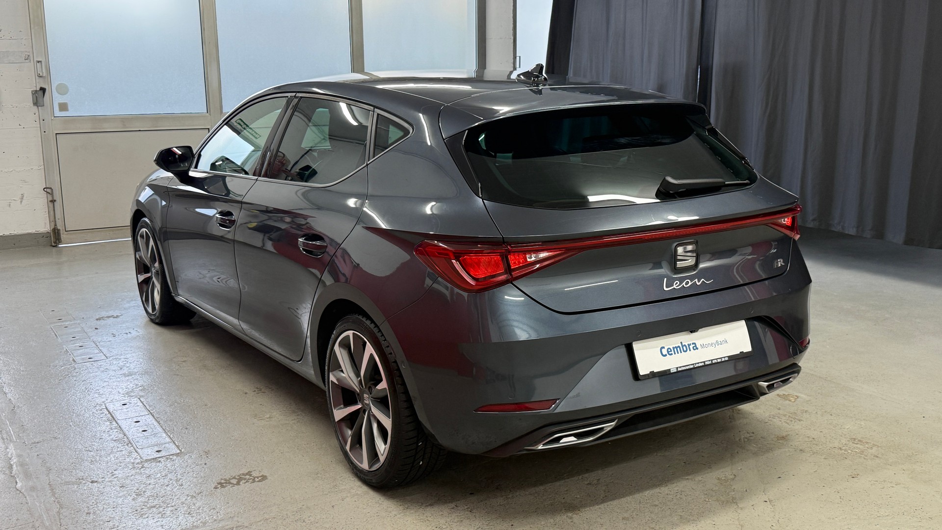 SEAT Leon 1.5 eTSI mHEV DSG FR, frisch ab MFK, voll Optionen, 12 Monate oder 20000km Garantie-image-4