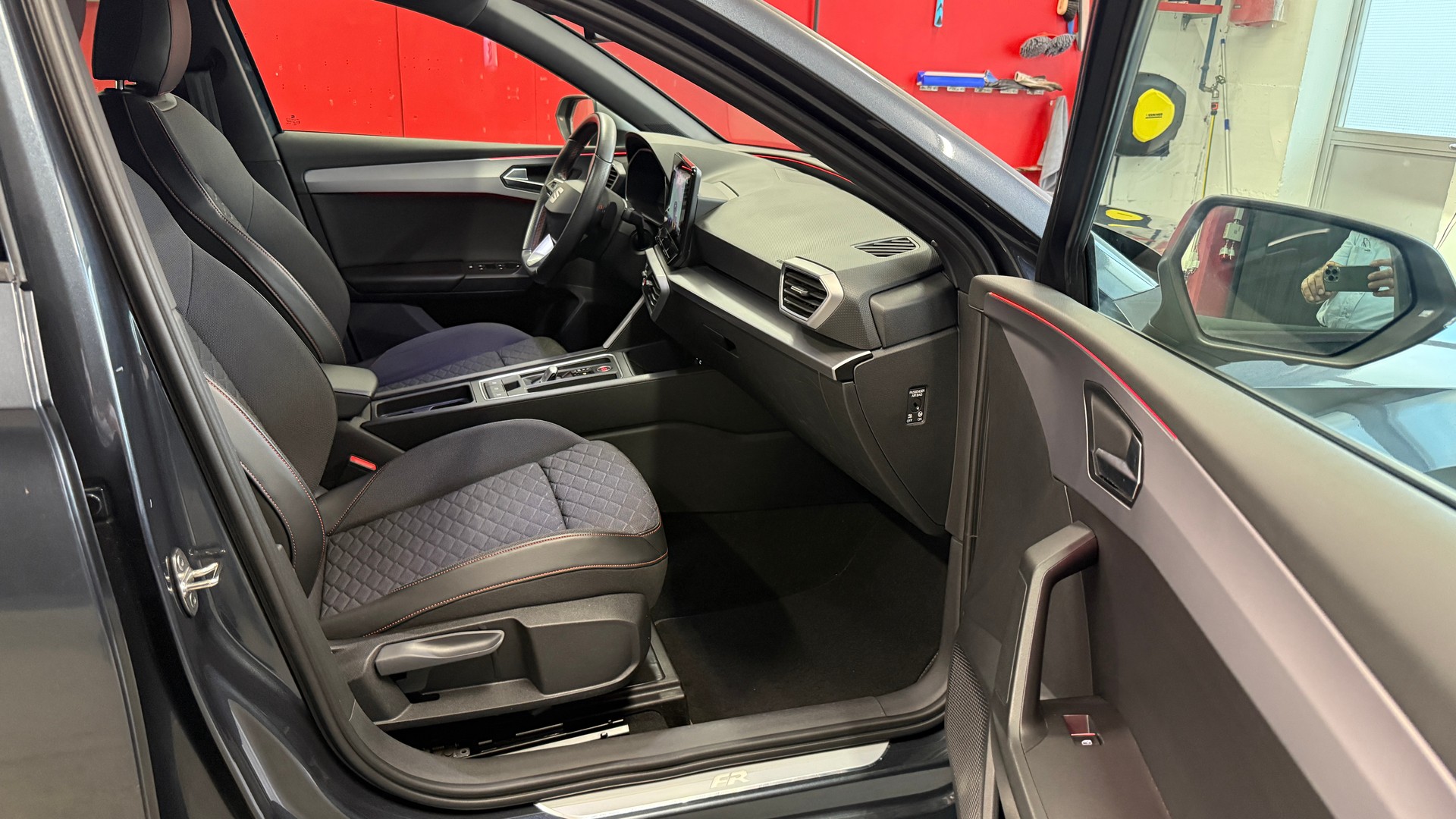 SEAT Leon 1.5 eTSI mHEV DSG FR, frisch ab MFK, voll Optionen, 12 Monate oder 20000km Garantie-image-11