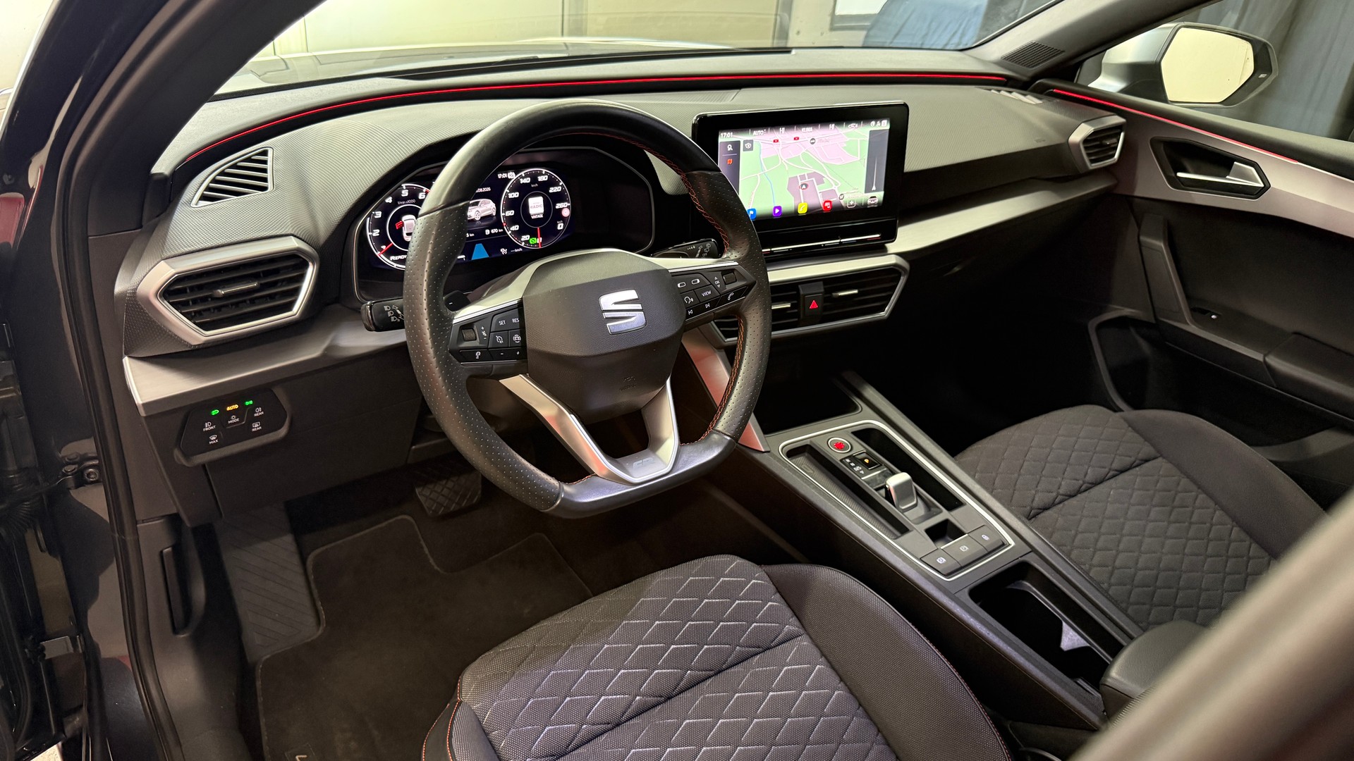SEAT Leon 1.5 eTSI mHEV DSG FR, frisch ab MFK, voll Optionen, 12 Monate oder 20000km Garantie-image-8