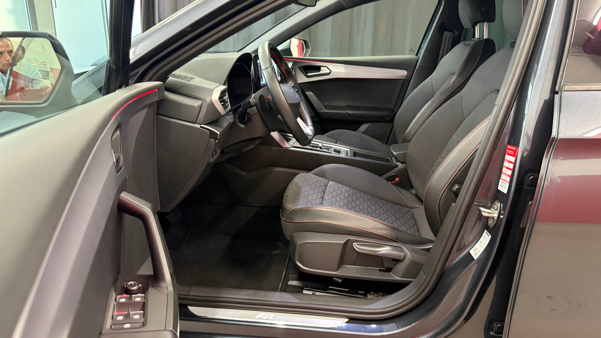 SEAT Leon 1.5 eTSI mHEV DSG FR, frisch ab MFK, voll Optionen, 12 Monate oder 20000km Garantie-image-7