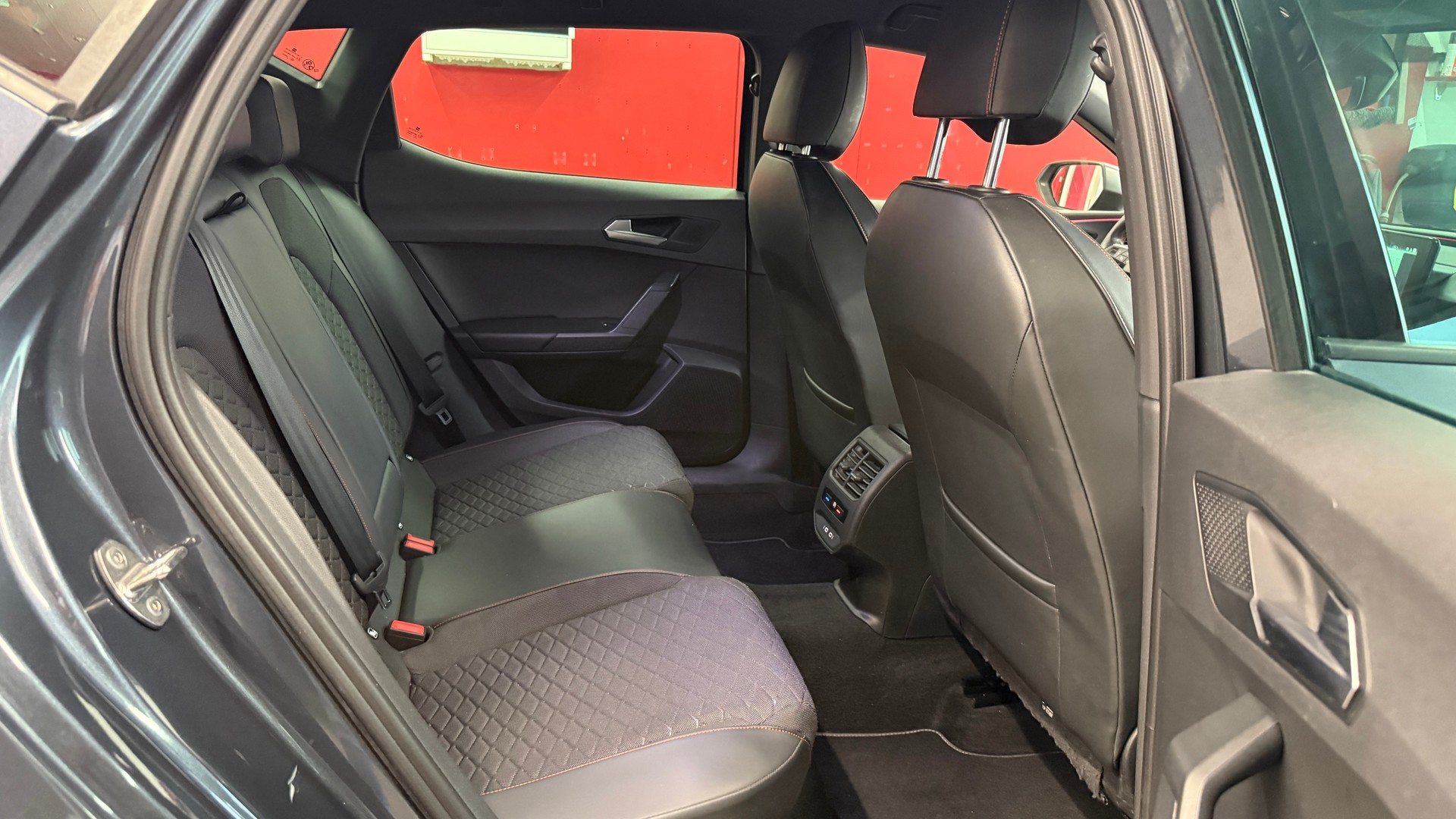 SEAT Leon 1.5 eTSI mHEV DSG FR, frisch ab MFK, voll Optionen, 12 Monate oder 20000km Garantie-image-10