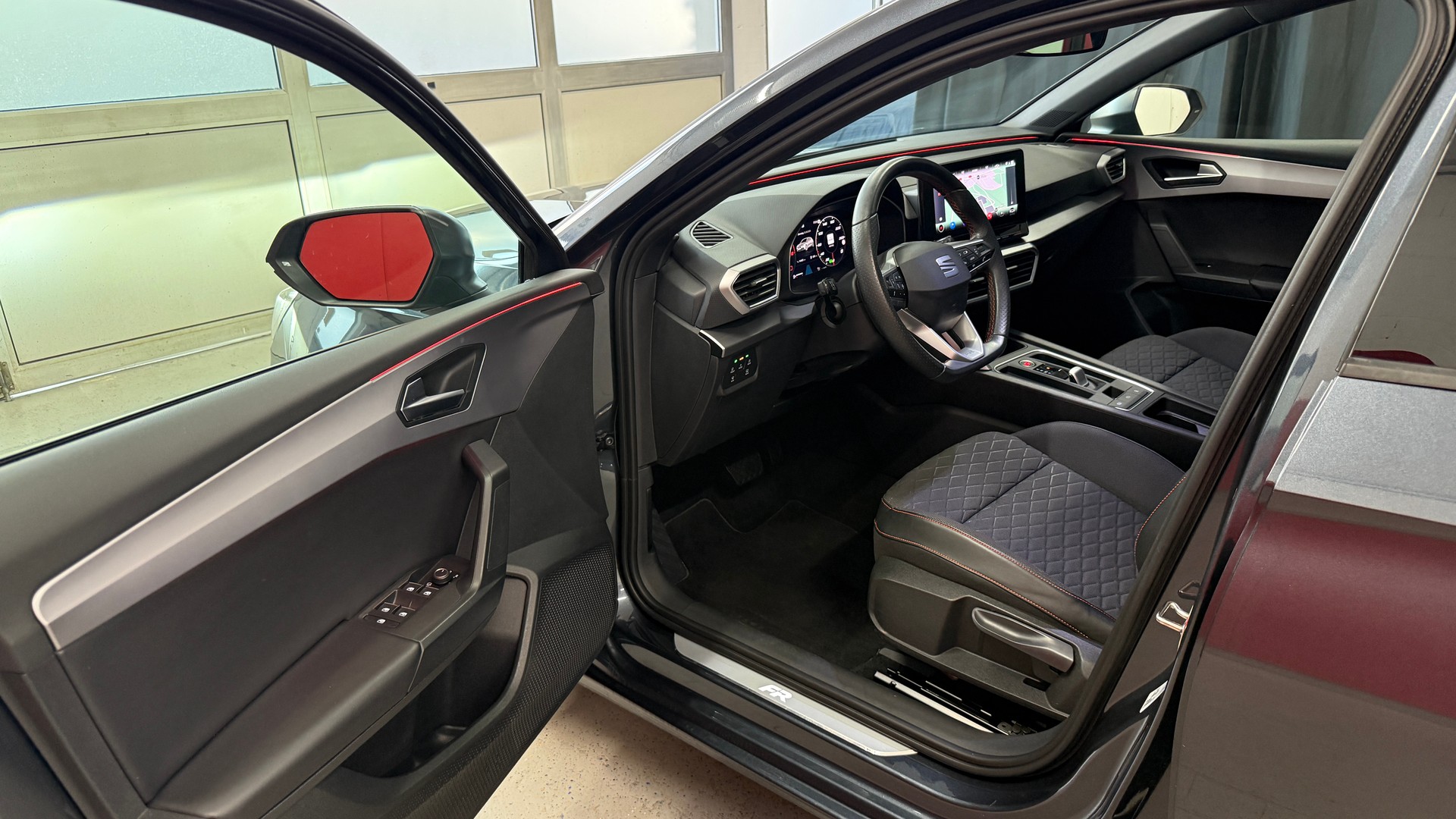SEAT Leon 1.5 eTSI mHEV DSG FR, frisch ab MFK, voll Optionen, 12 Monate oder 20000km Garantie-image-6