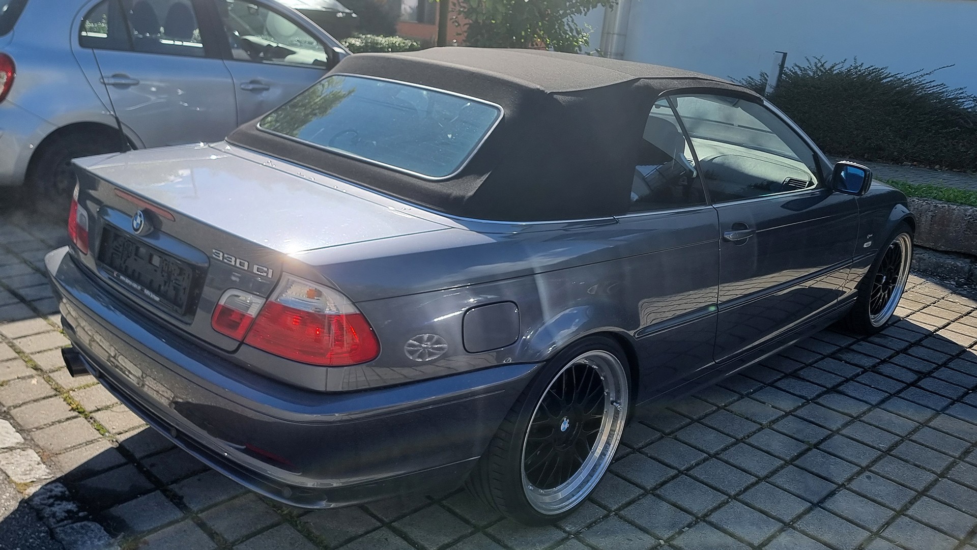 BMW 330Ci-image-8