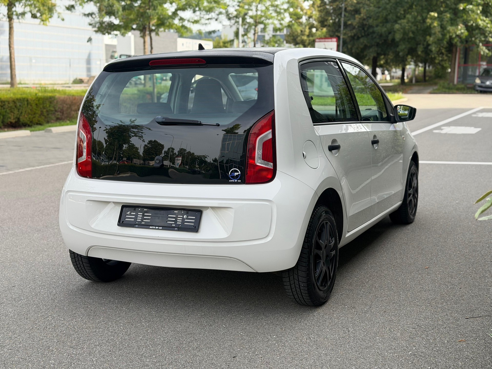 VW Up 1.0 start up-image-5