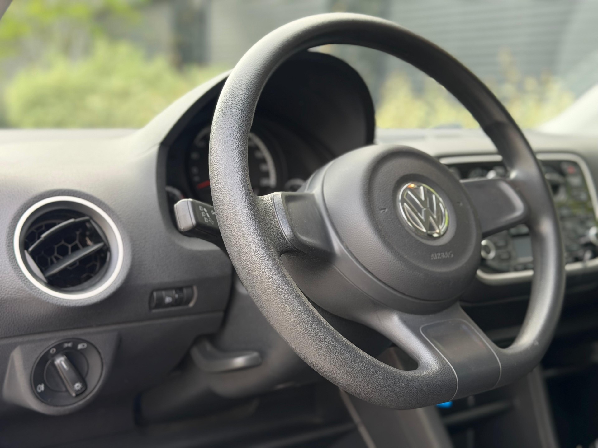 VW Up 1.0 start up-image-7
