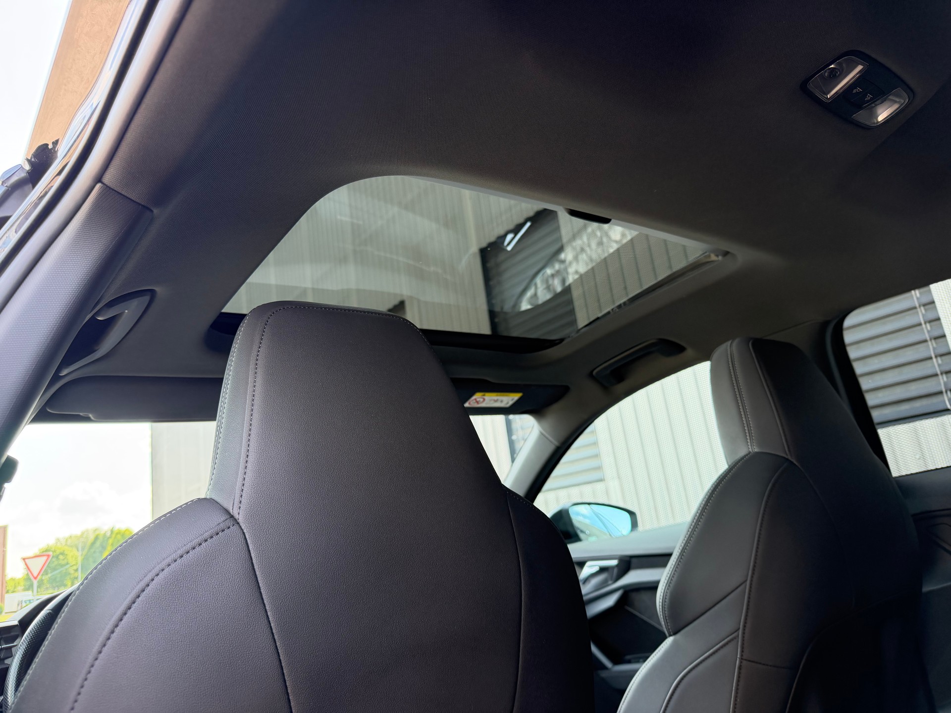 AUDI A3 Sportback 35 TFSI S-tronic-image-8