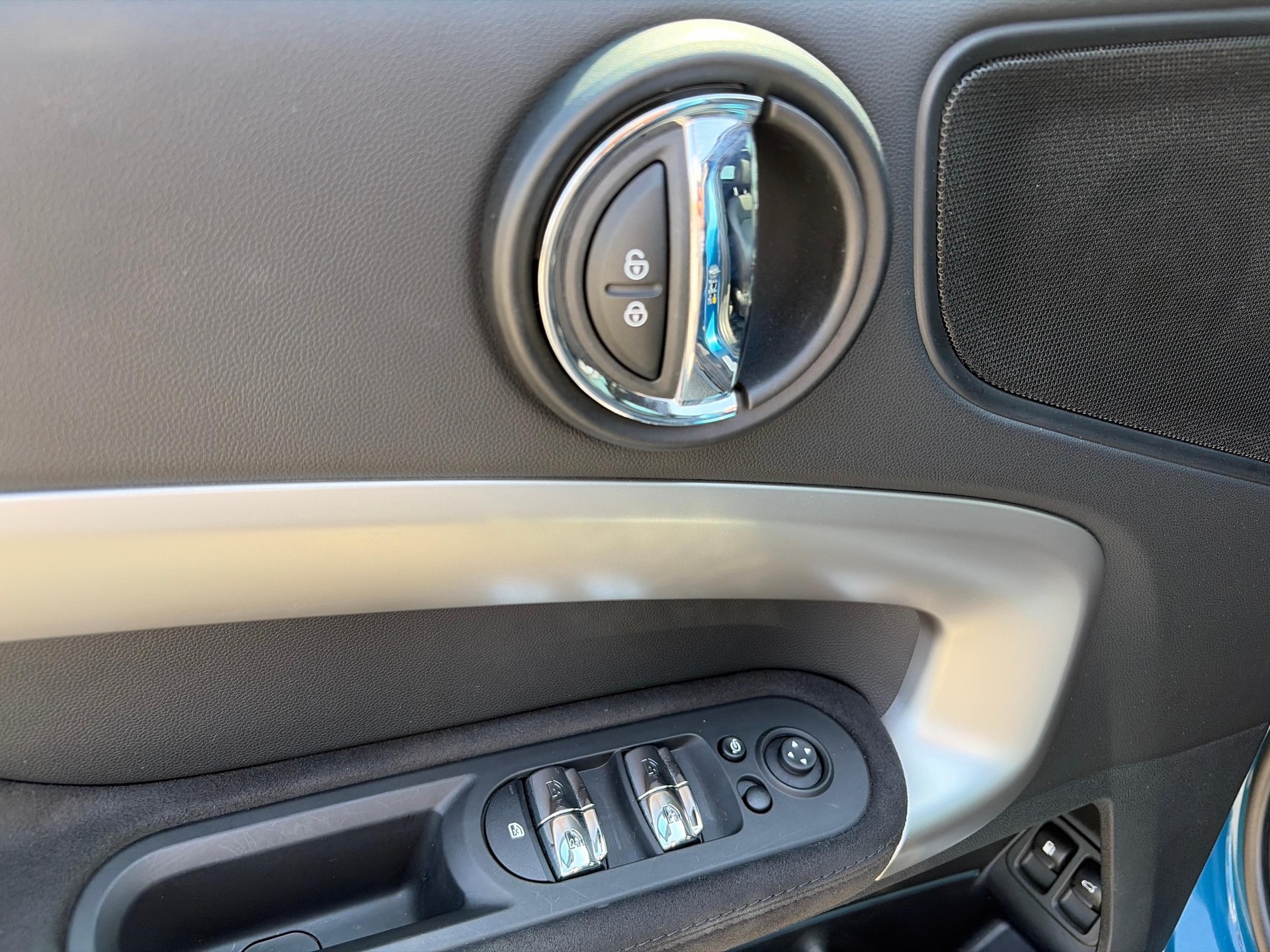 MINI Countryman F60 1.5i Cooper S E ALL4-image-18