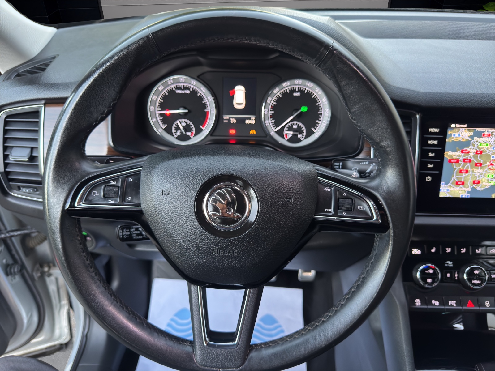 SKODA Kodiaq 2.0 TDI CR Scout 7-Plätze 4x4 DSG Vollausstattung-image-21