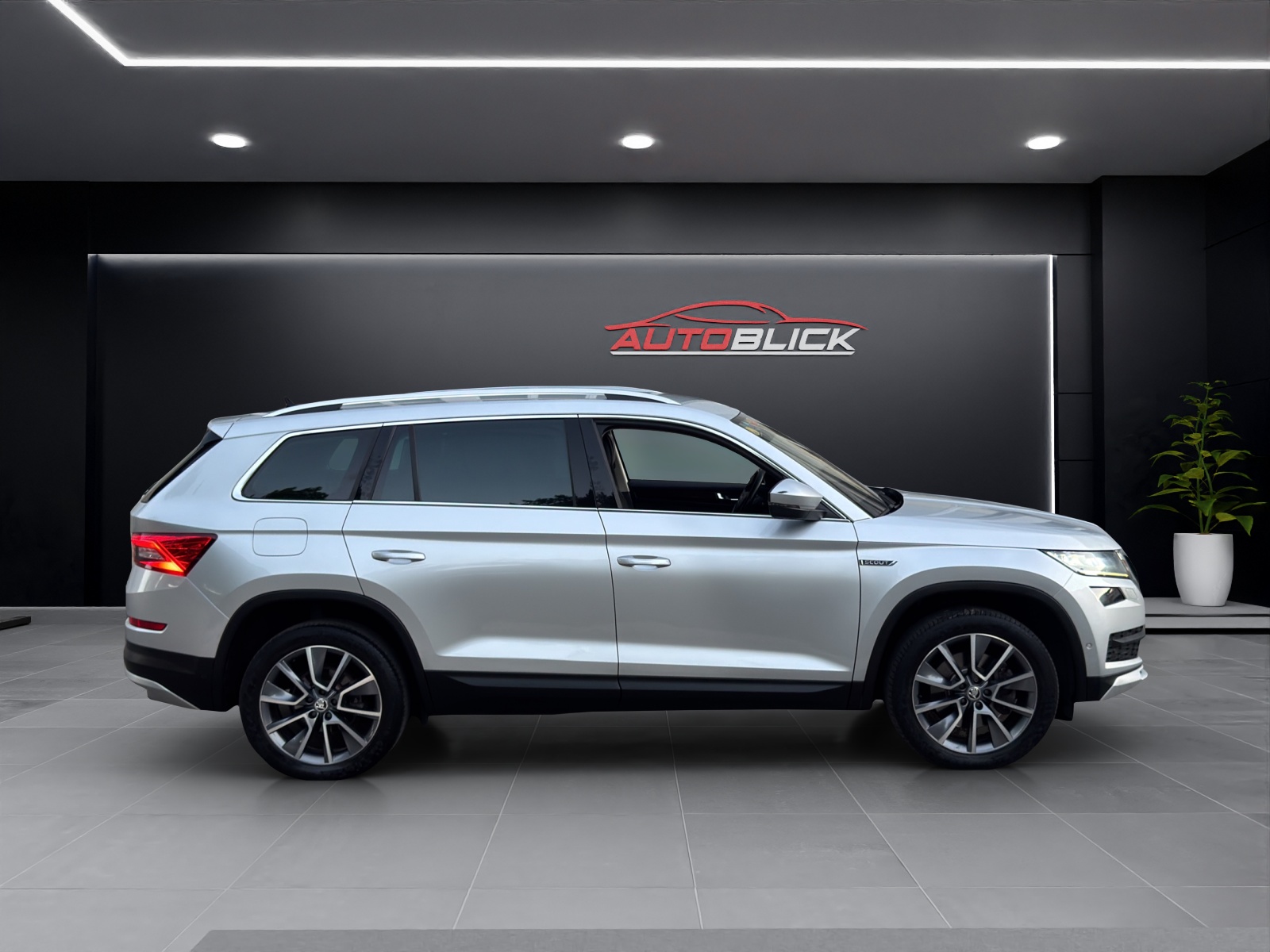 SKODA Kodiaq 2.0 TDI CR Scout 7-Plätze 4x4 DSG Vollausstattung-image-5