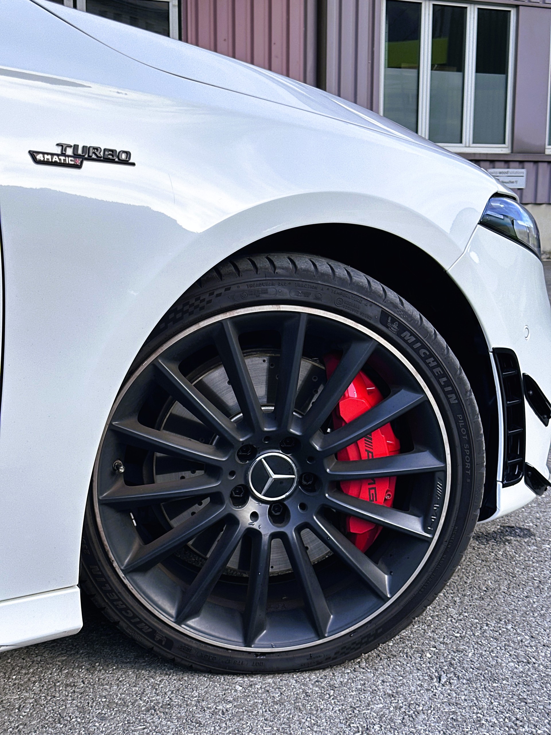 MERCEDES-BENZ A 35 AMG 4matic-image-2