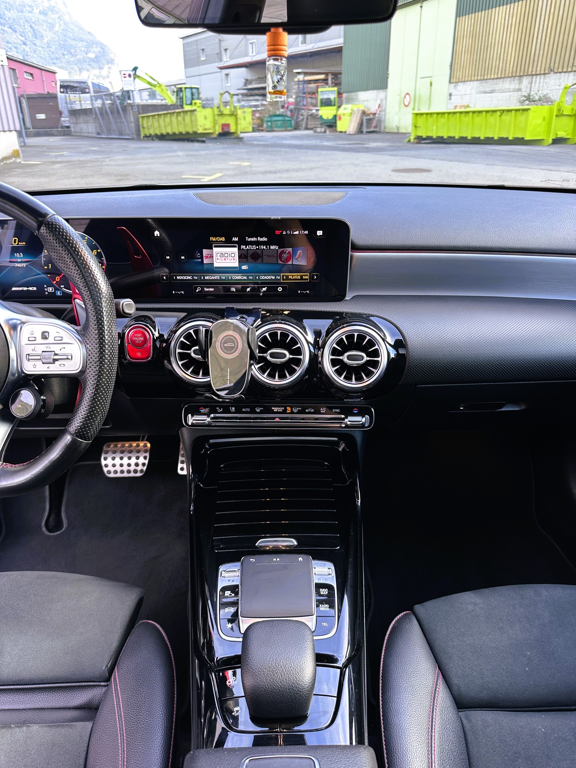 MERCEDES-BENZ A 35 AMG 4matic-image-5