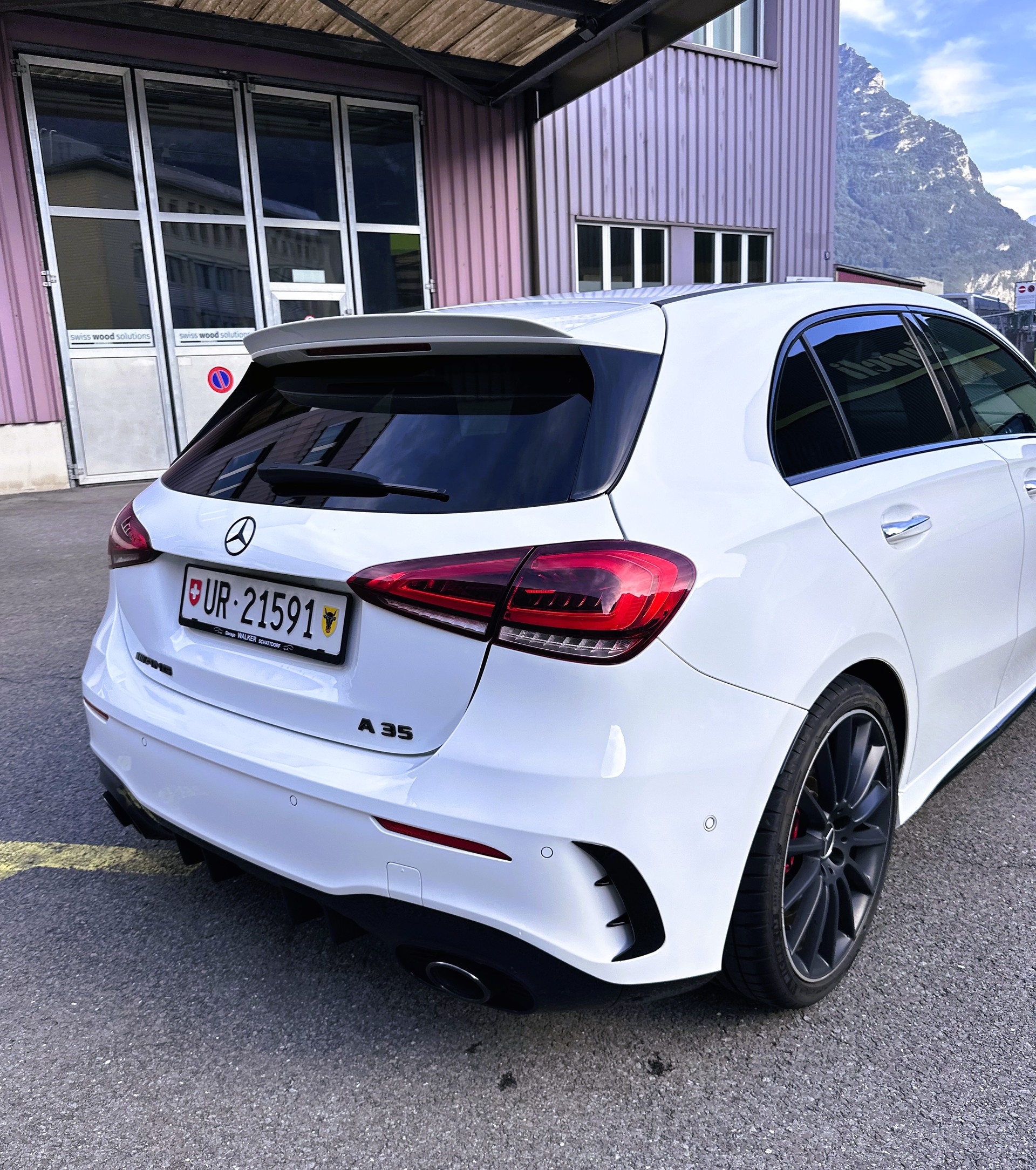 MERCEDES-BENZ A 35 AMG 4matic-image-1