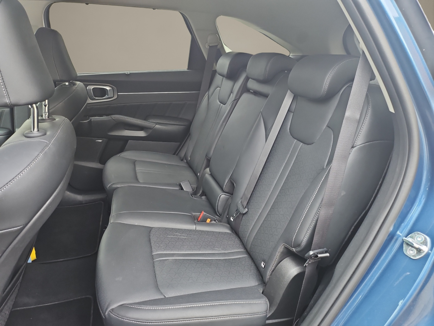 KIA Sorento 1.6 T-GDi Plug-in Hybrid Style 5P-image-8