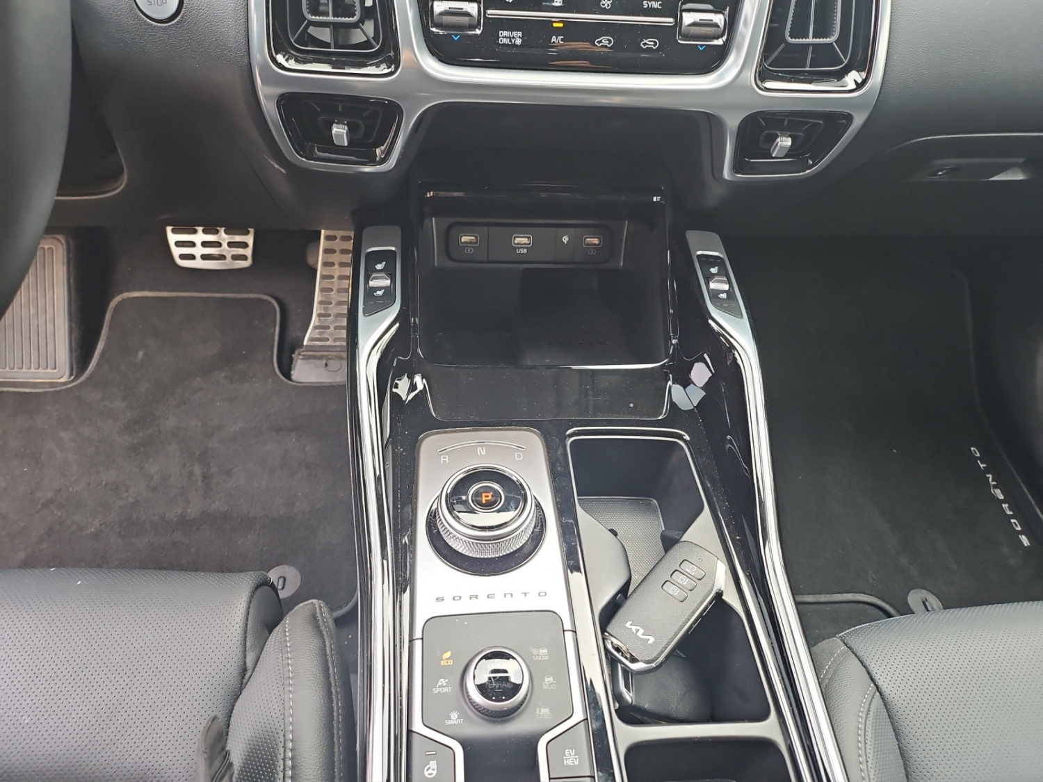 KIA Sorento 1.6 T-GDi Plug-in Hybrid Style 5P-image-11