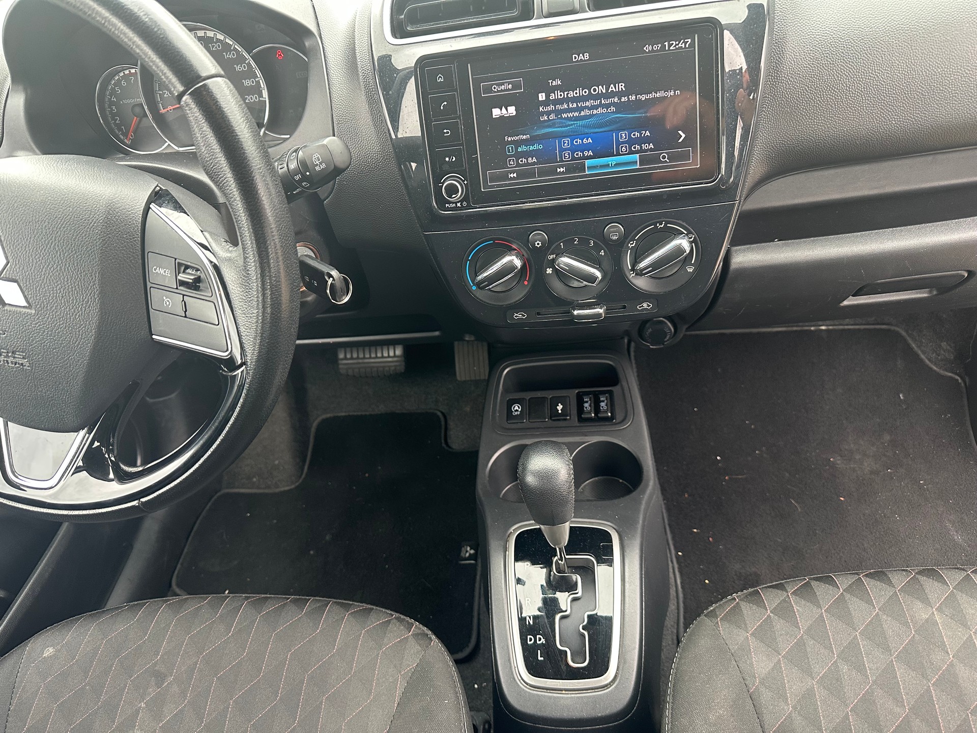 MITSUBISHI Space Star 1.2 CVT Invite-image-5