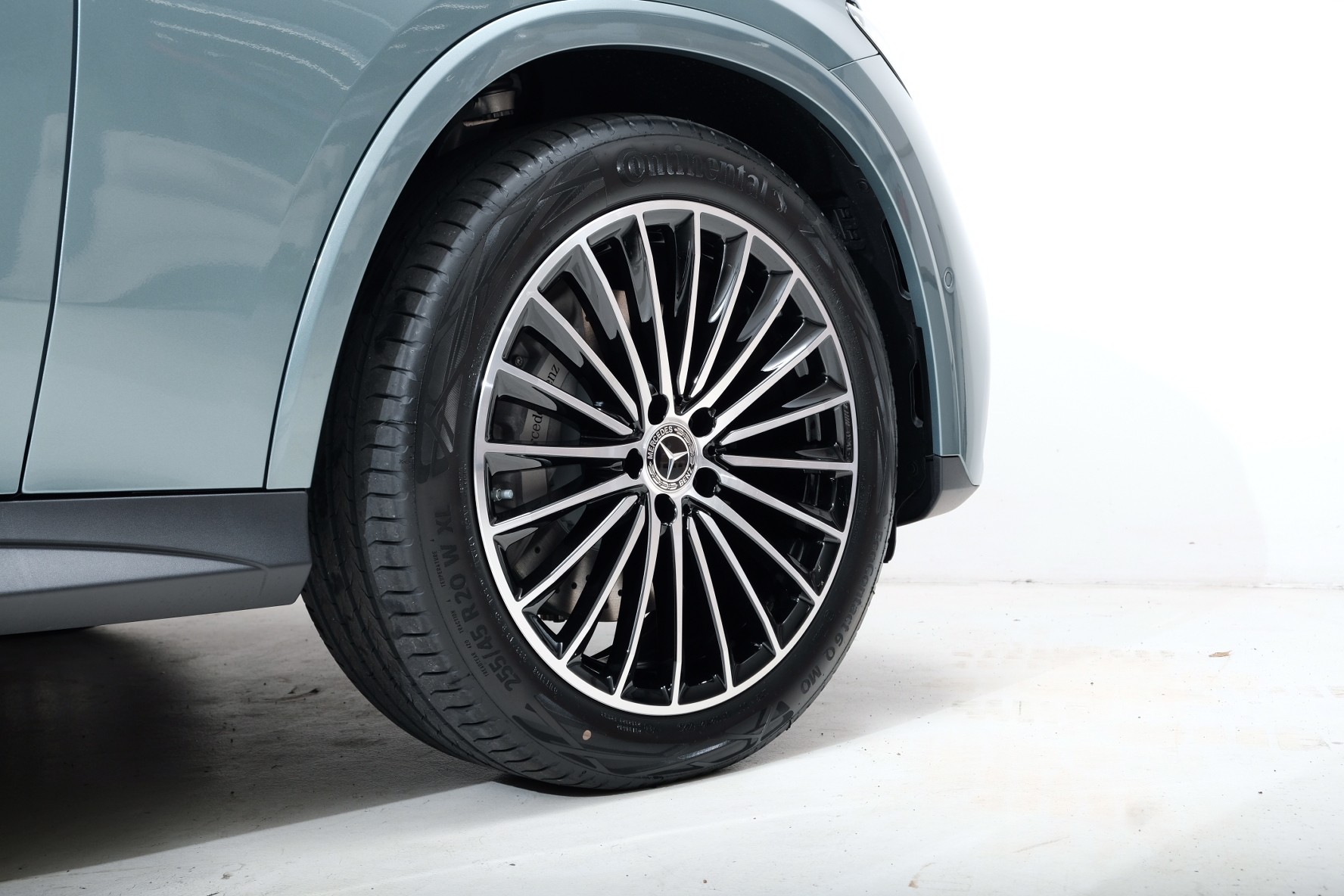 MERCEDES-BENZ GLC 300 AMG Line 4matic X254-image-4