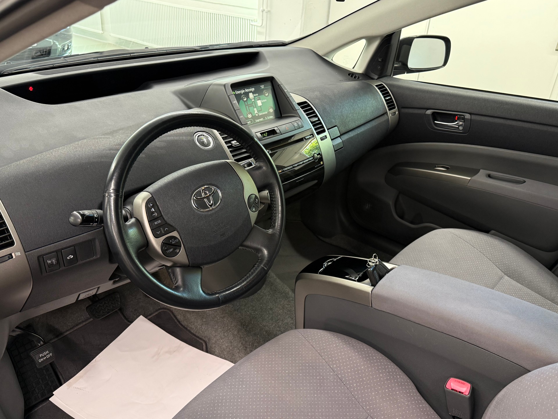 TOYOTA Prius 1.5 16V Hybrid-image-9