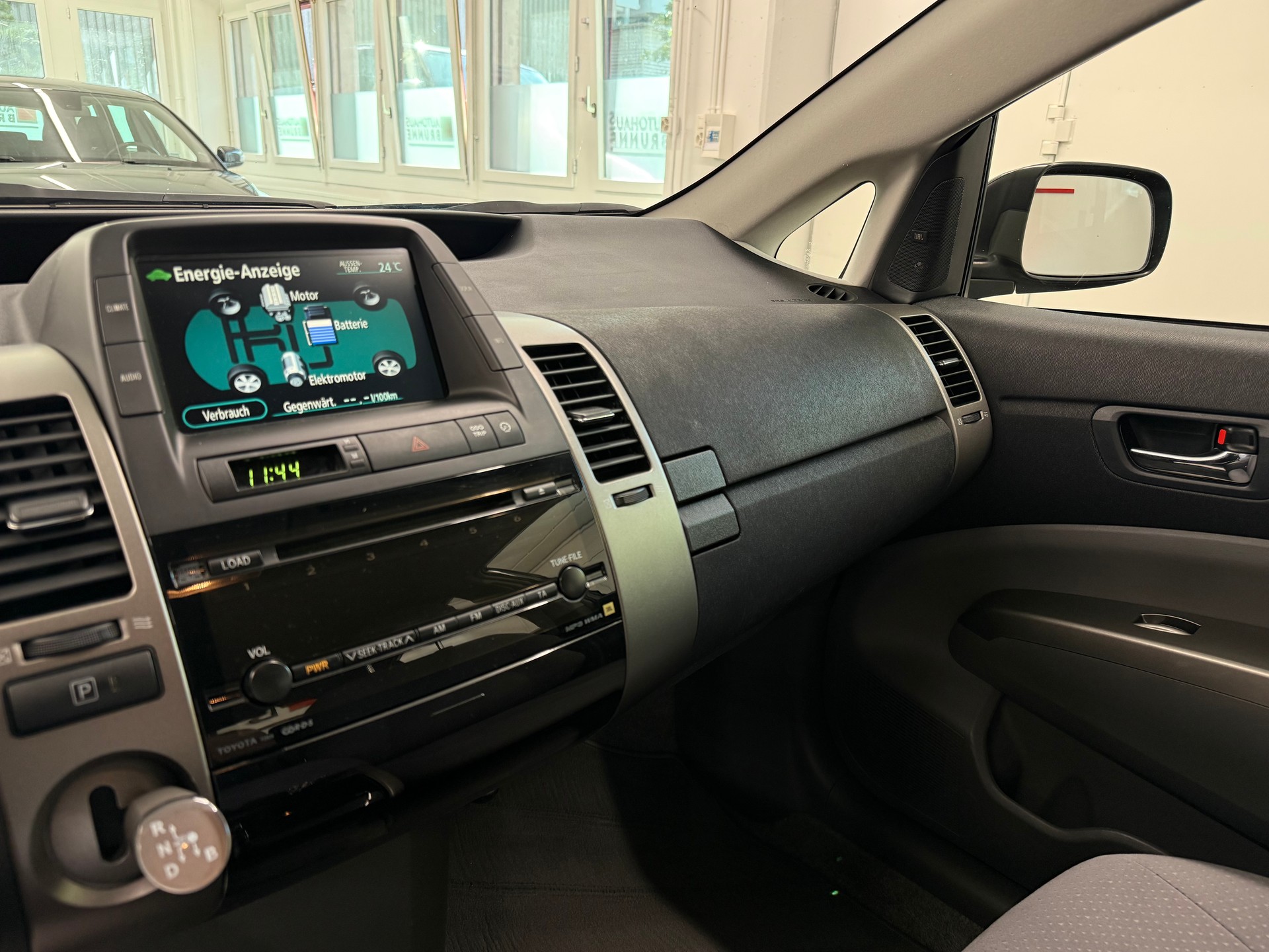 TOYOTA Prius 1.5 16V Hybrid-image-12