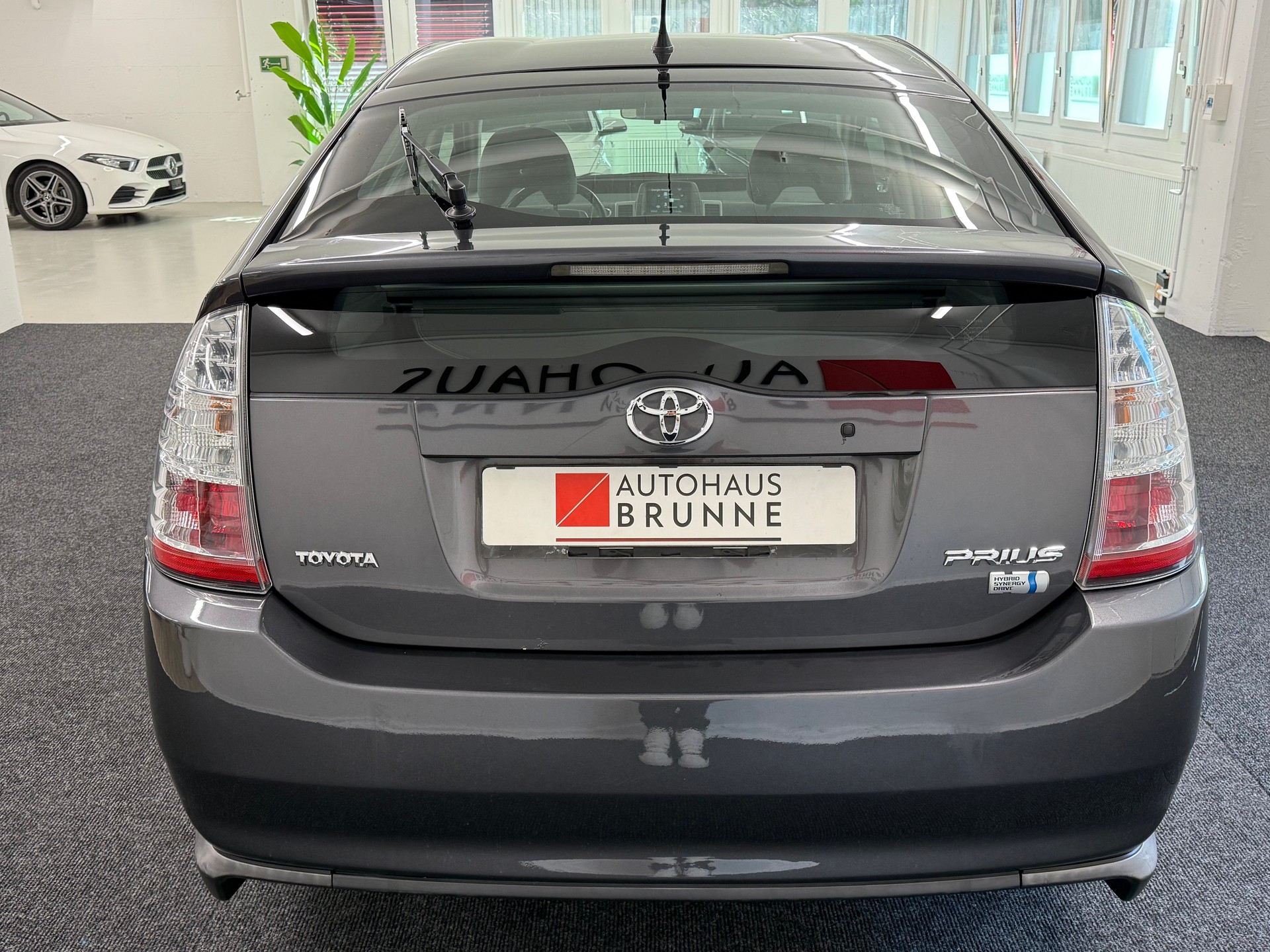 TOYOTA Prius 1.5 16V Hybrid-image-5