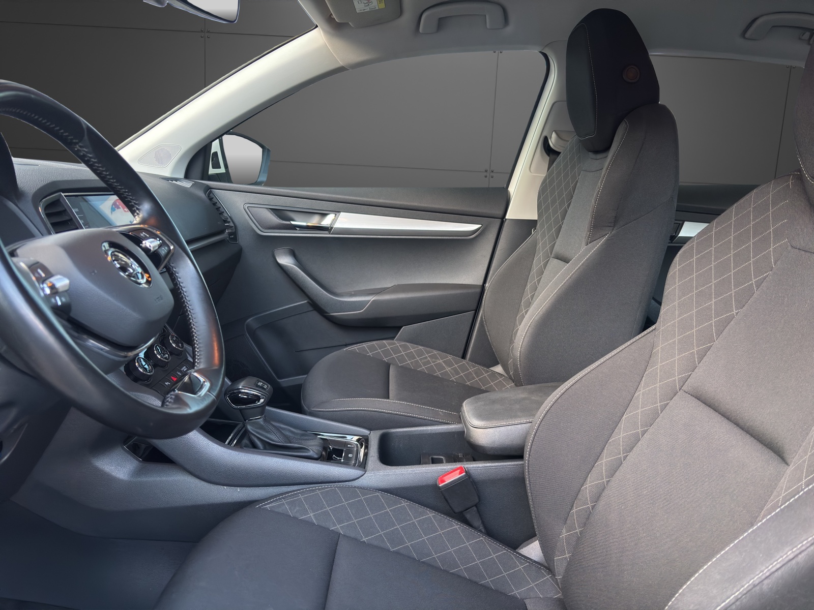 SKODA Karoq 2.0 TDI CR Ambition 4x4 DSG-image-2