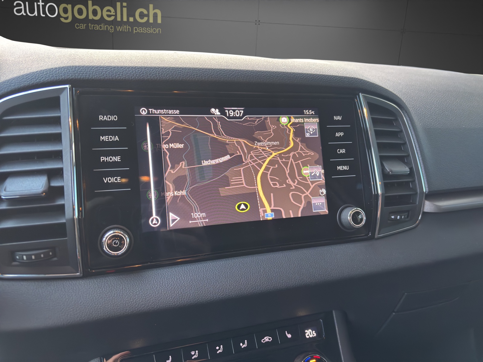 SKODA Karoq 2.0 TDI CR Ambition 4x4 DSG-image-9