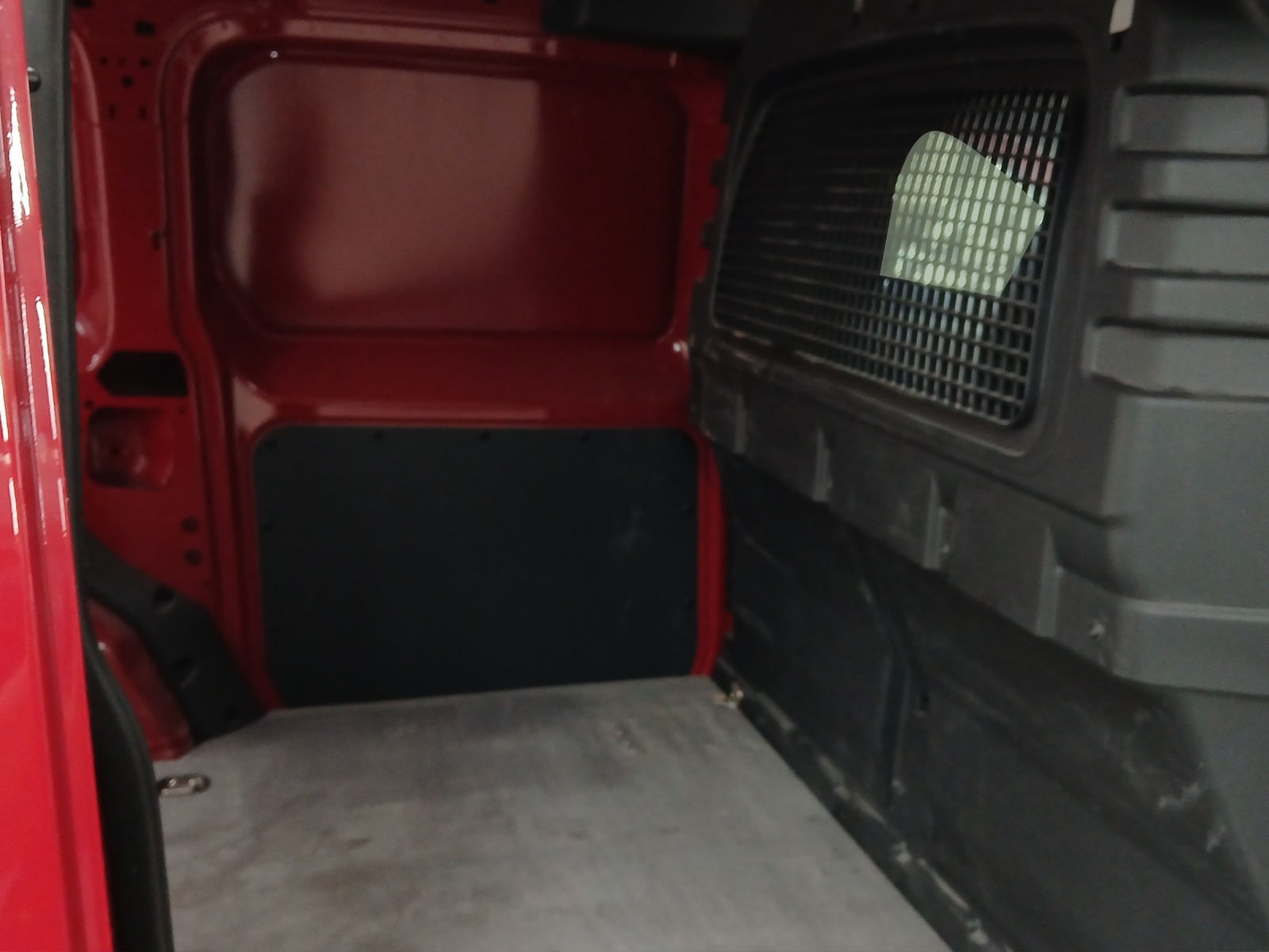 VW Caddy Cargo 2.0TDI Maxi-image-11