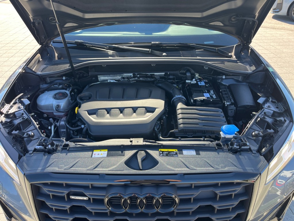 AUDI Q2 40 TFSI S line quattro S-tronic-image-18