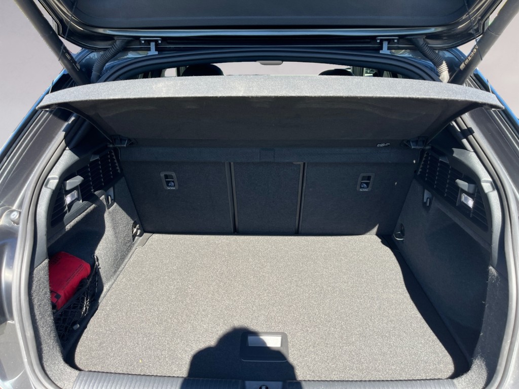 AUDI Q2 40 TFSI S line quattro S-tronic-image-17