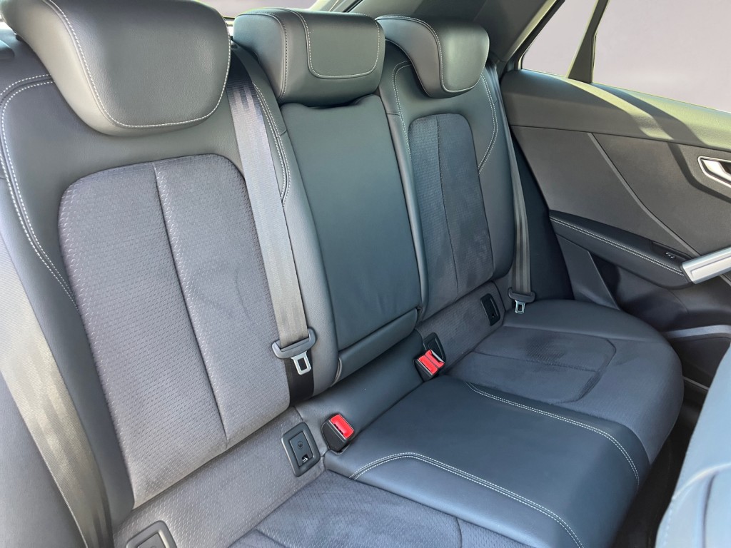 AUDI Q2 40 TFSI S line quattro S-tronic-image-16