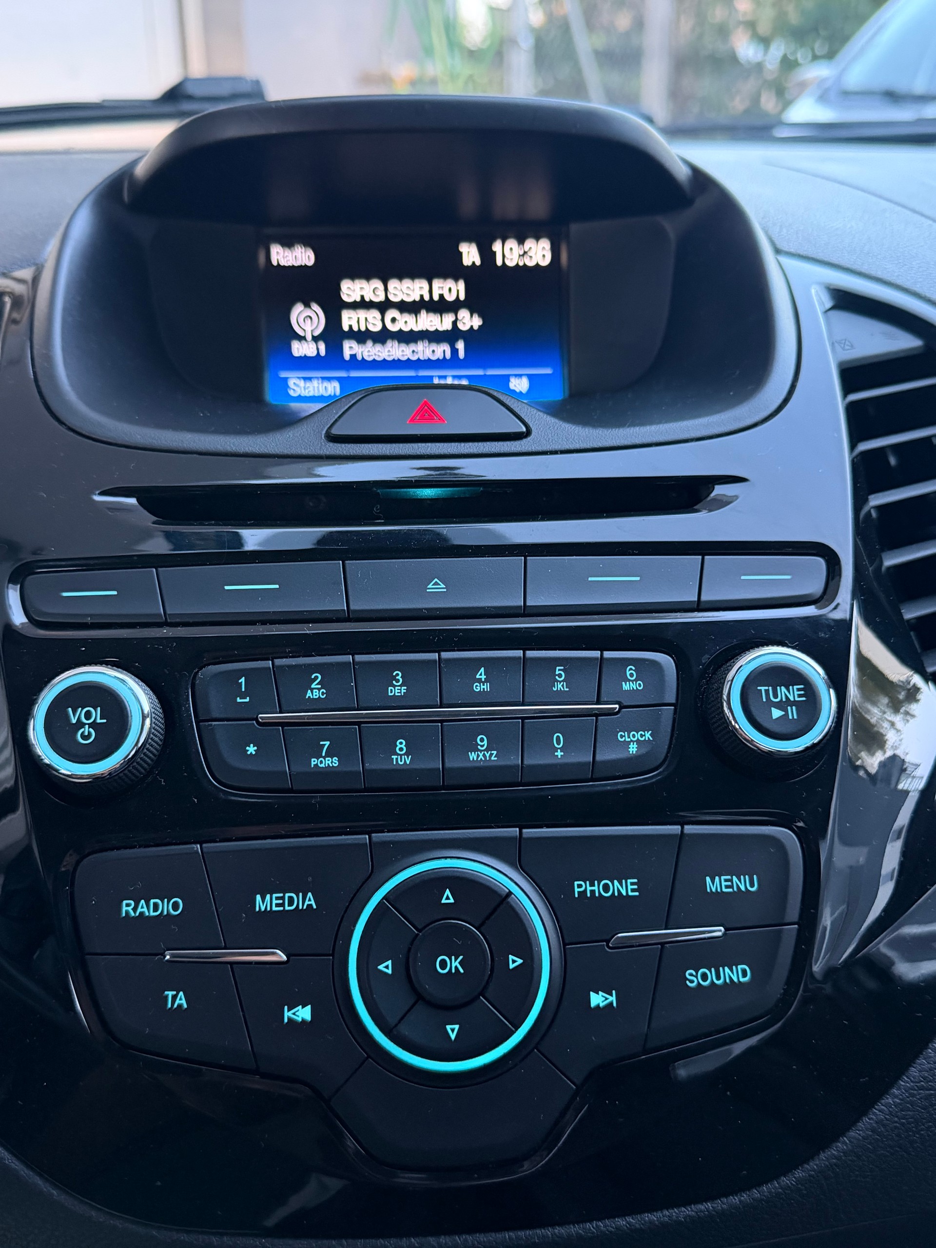 FORD KA+ 1.2 Ti-VCT Cool&Sound-image-18