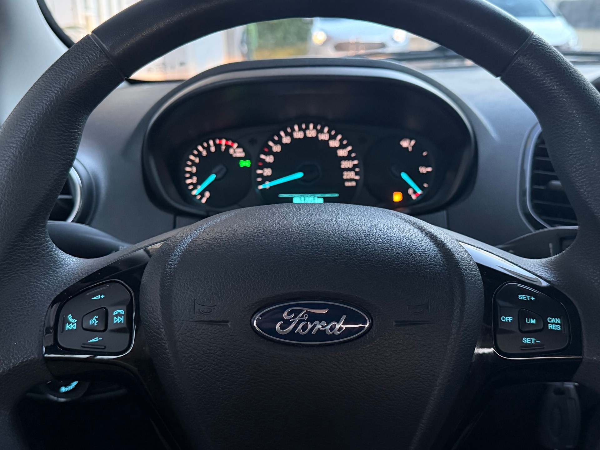 FORD KA+ 1.2 Ti-VCT Cool&Sound-image-9