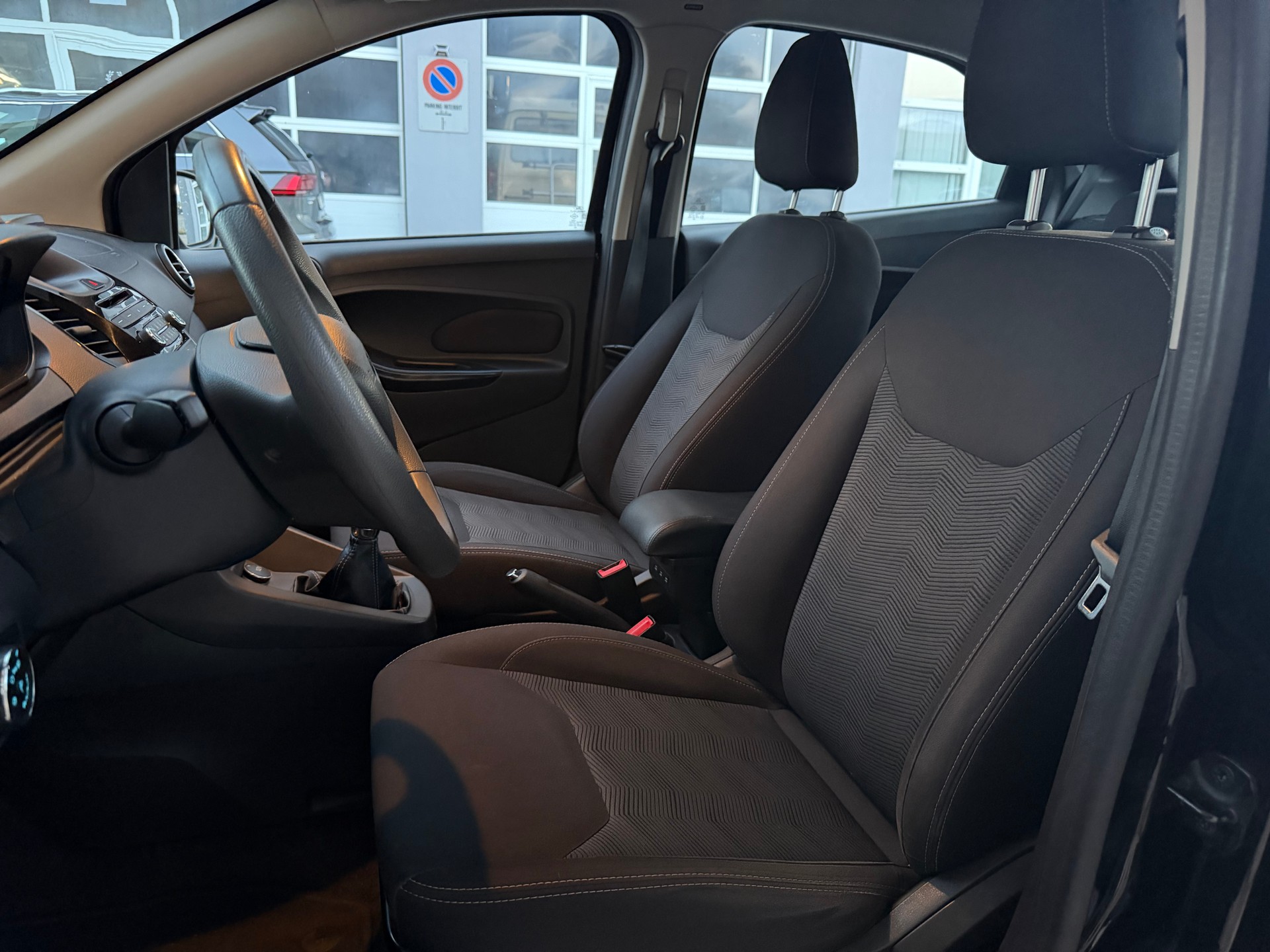 FORD KA+ 1.2 Ti-VCT Cool&Sound-image-5