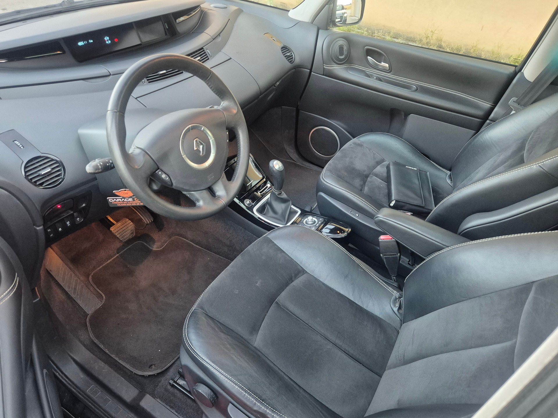 RENAULT Édition 25. 2.l dci-image-5