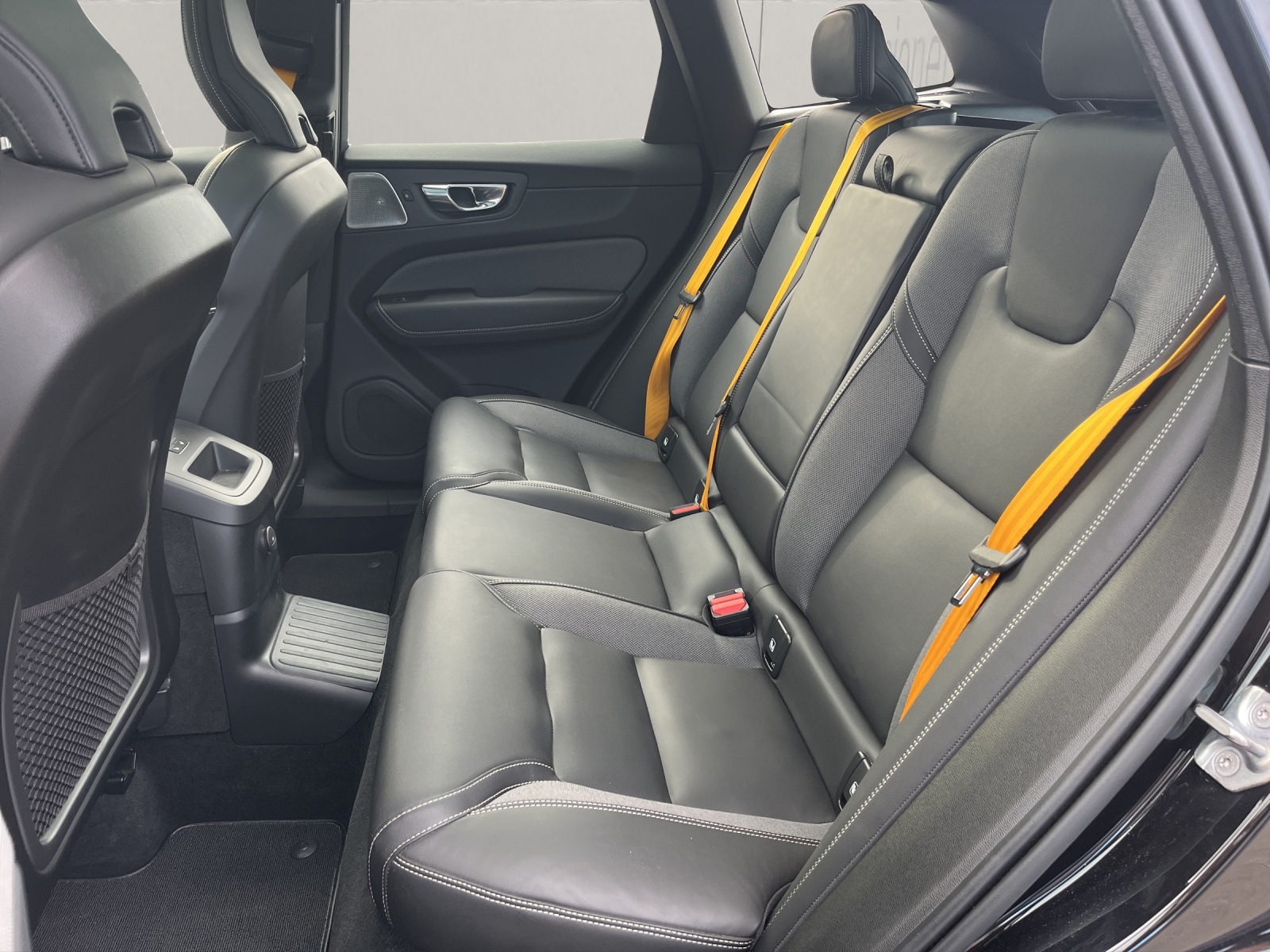 VOLVO XC60 2.0 T8 TE Polestar eAWD-image-12