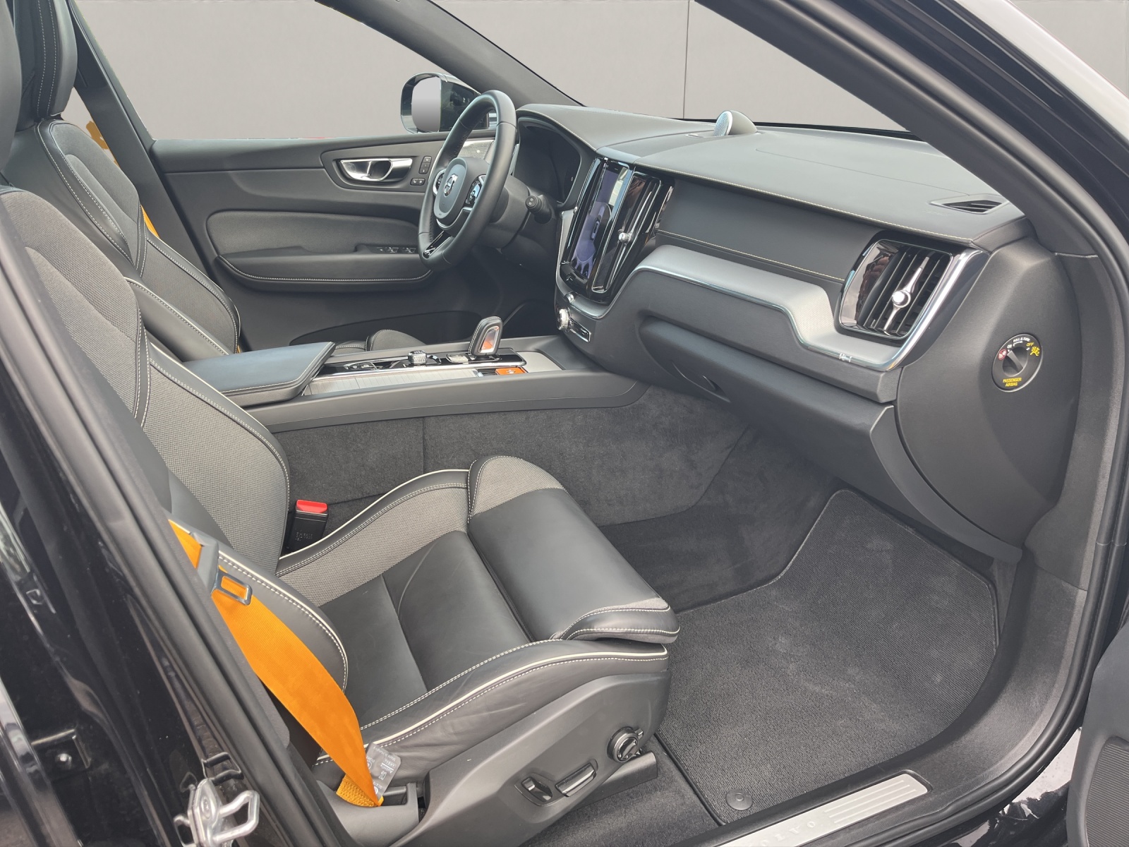 VOLVO XC60 2.0 T8 TE Polestar eAWD-image-9