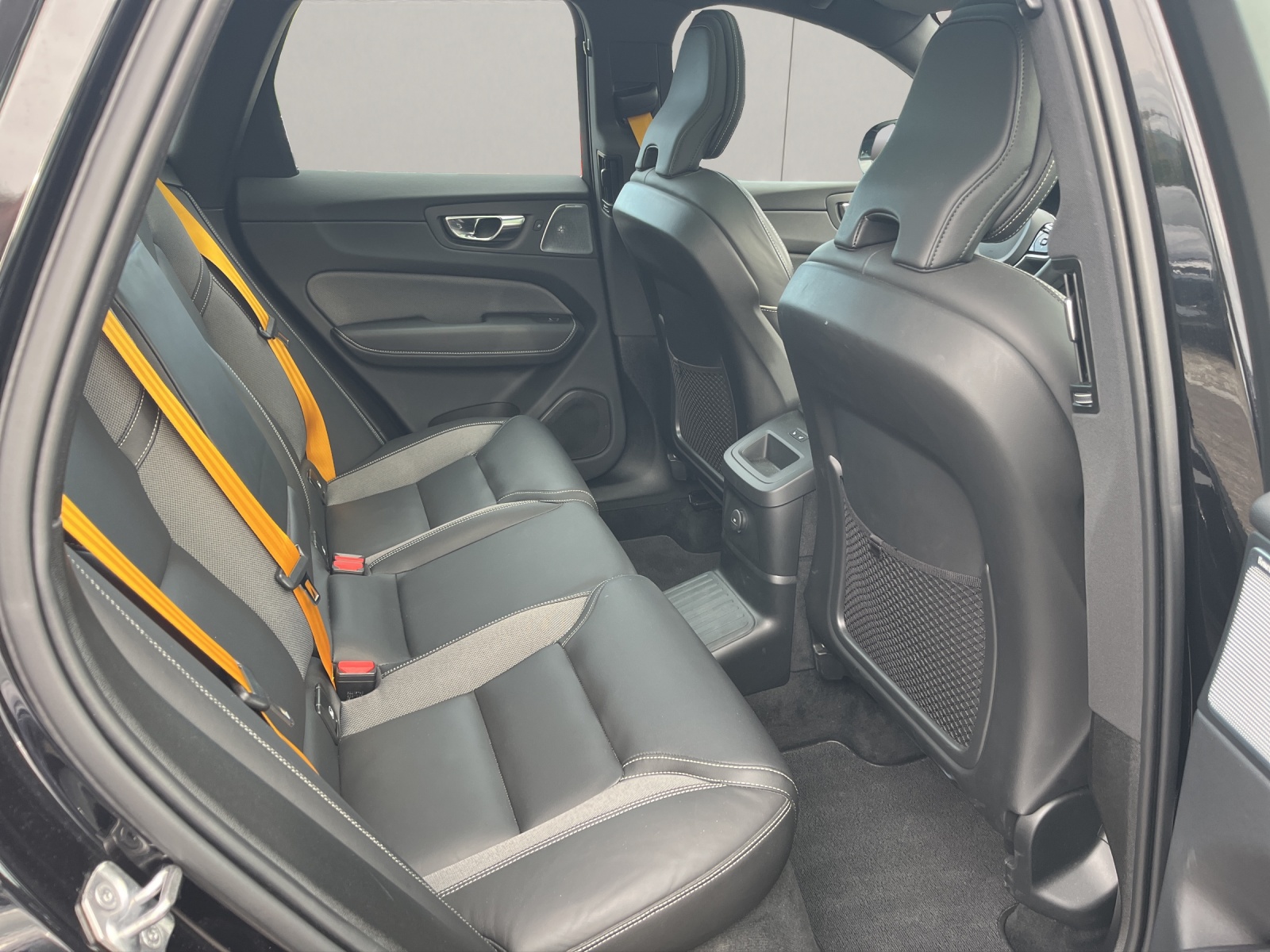 VOLVO XC60 2.0 T8 TE Polestar eAWD-image-13