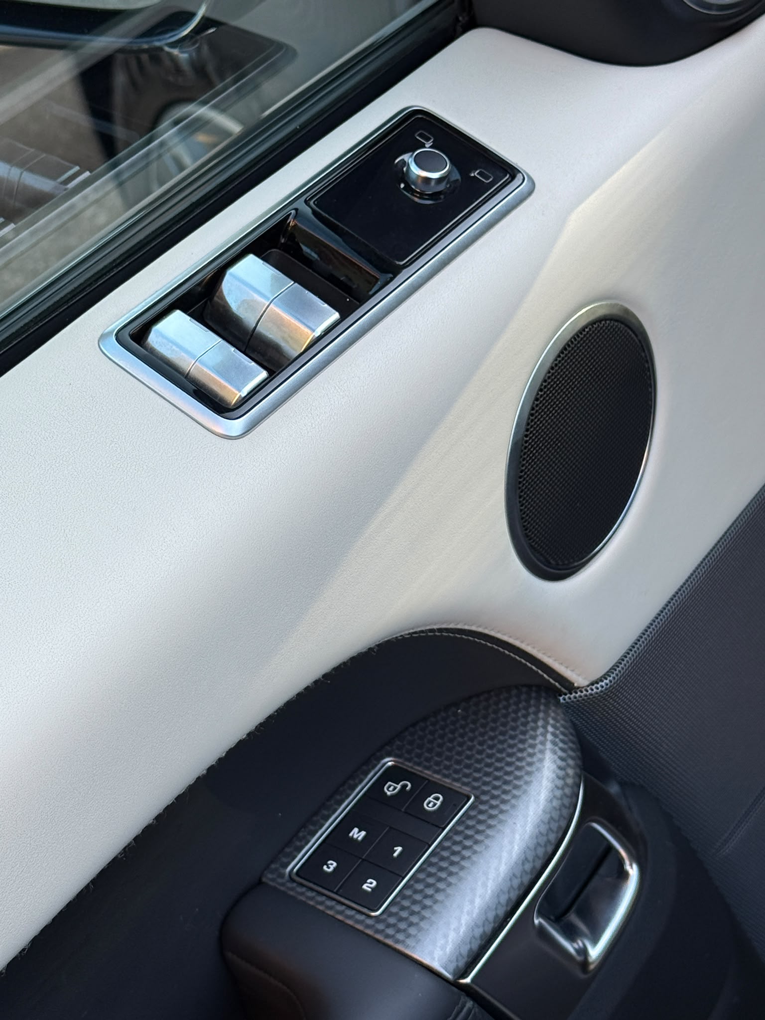 LAND ROVER Range Rover Sport 3.0 SDV6 HSE Dynamic-image-14