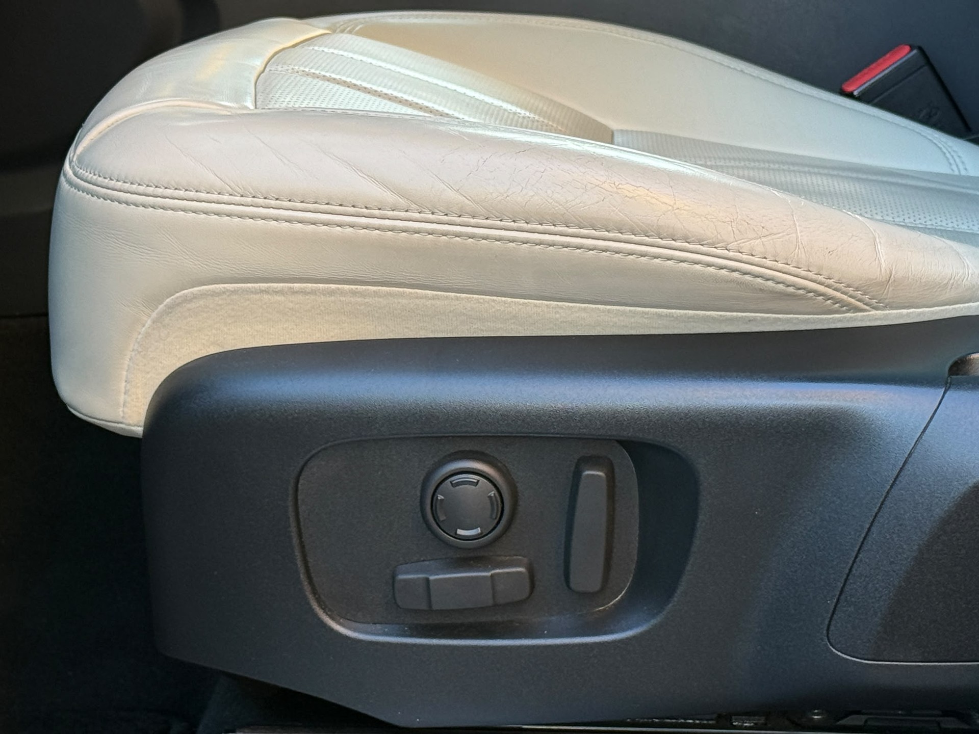 LAND ROVER Range Rover Sport 3.0 SDV6 HSE Dynamic-image-18