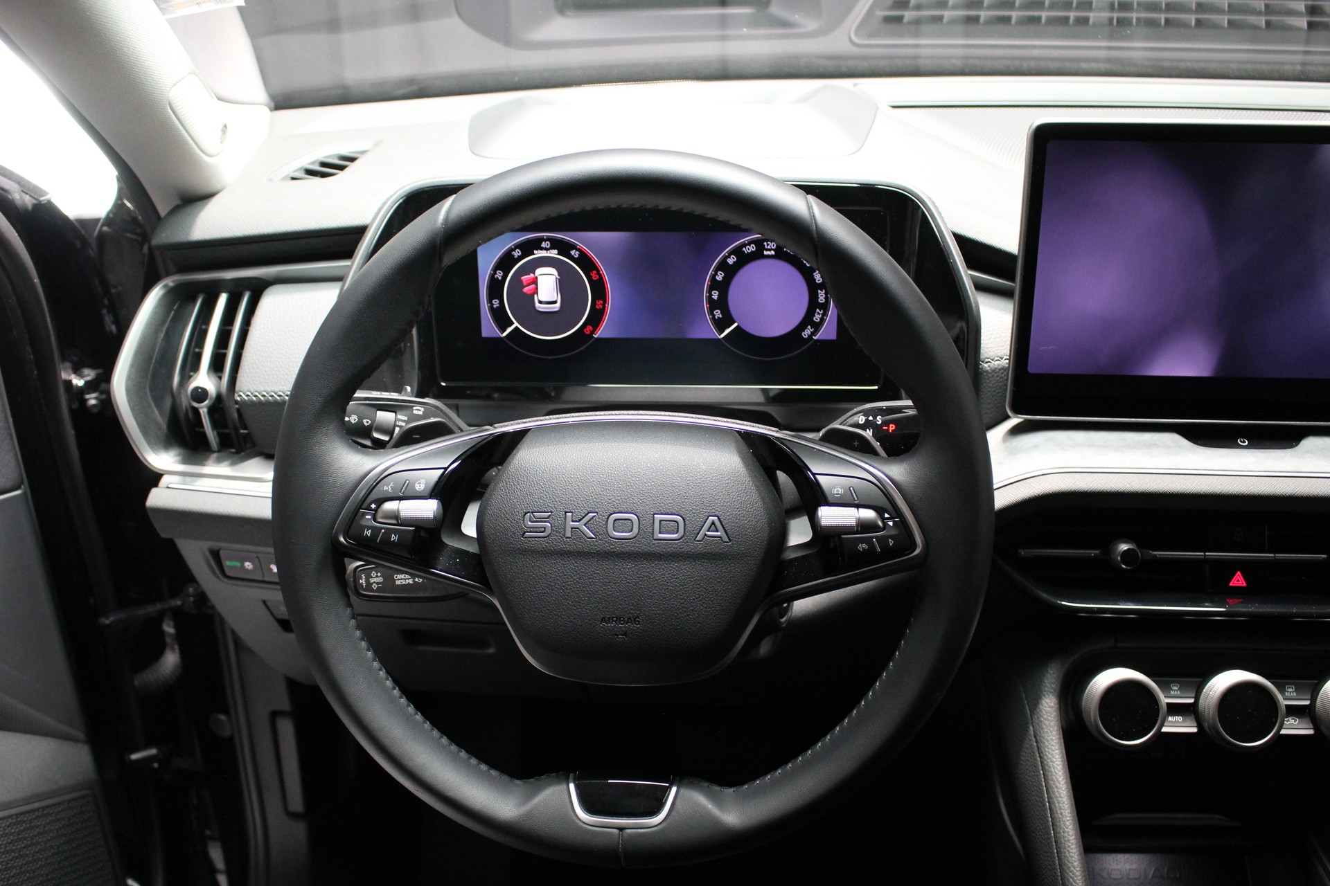 SKODA Kodiaq 2.0 TDI Selection 4x4-image-12