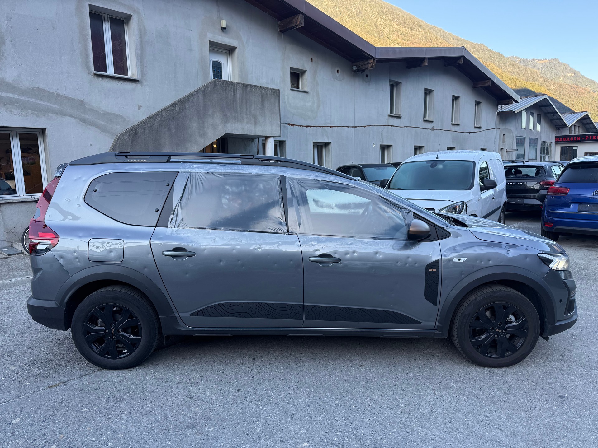 DACIA Jogger HEV 140 Expression-image-4