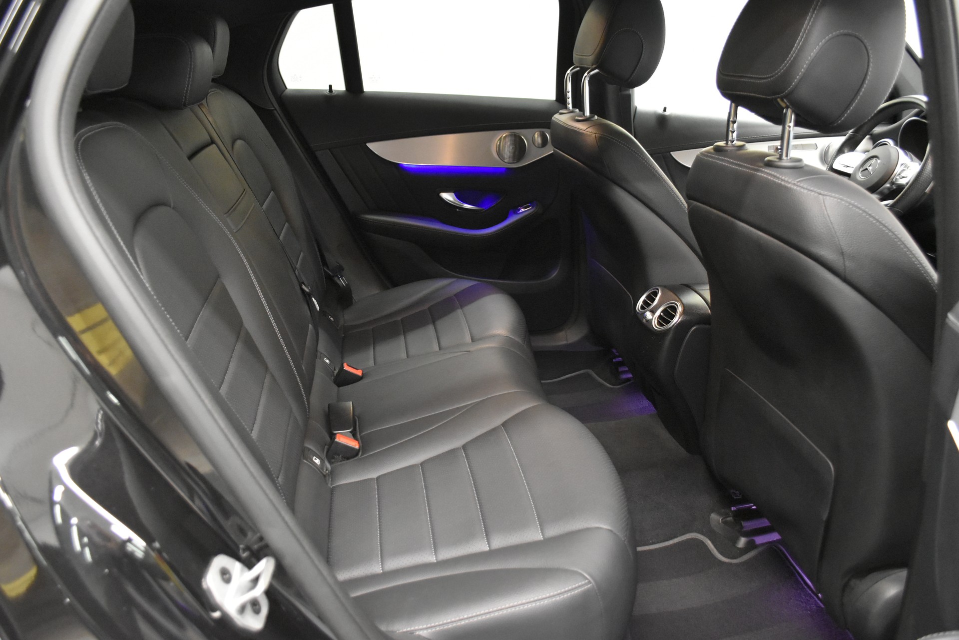 MERCEDES-BENZ GLC Coupé 200 AMG Line 4Matic 9G-Tronic-image-6