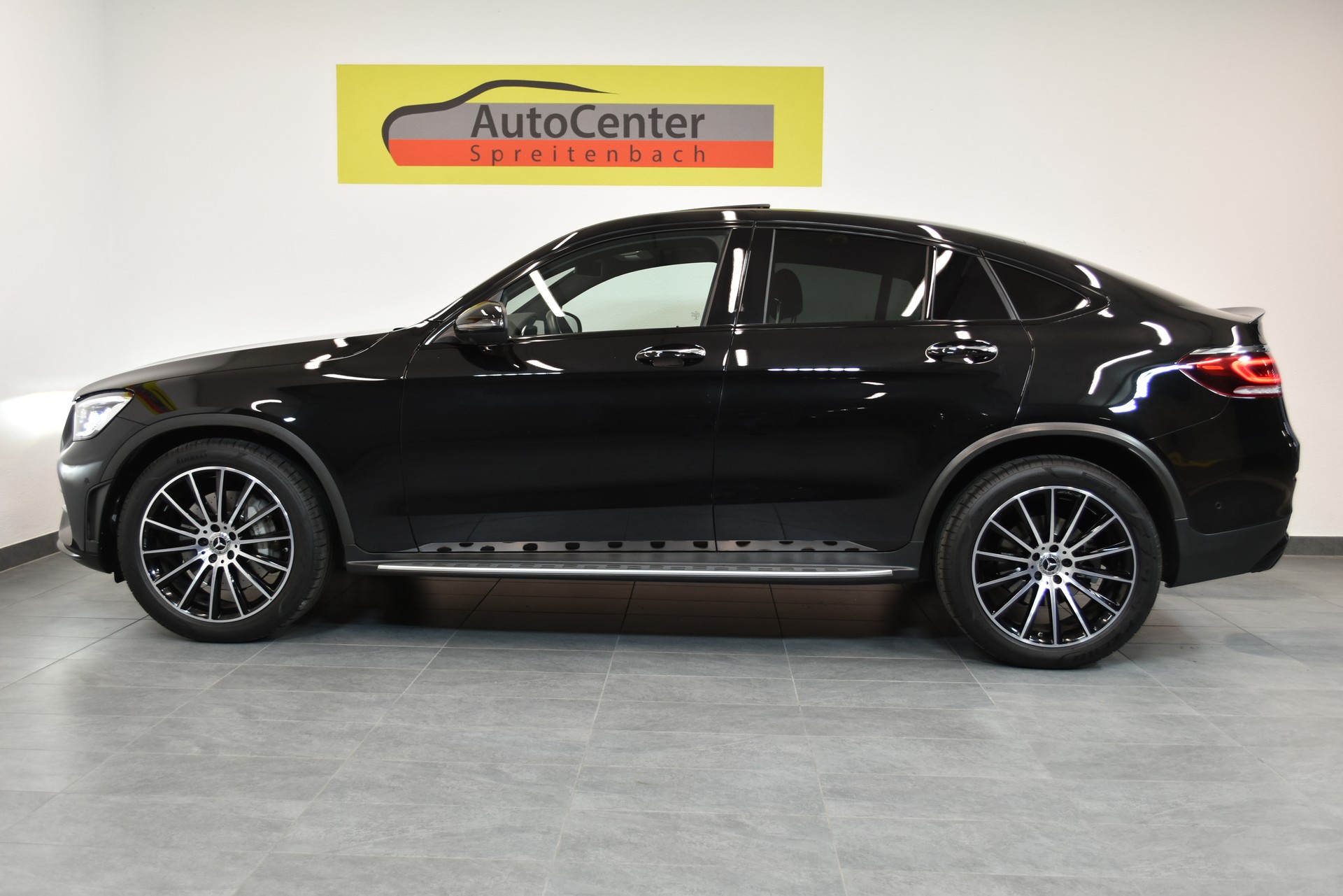 MERCEDES-BENZ GLC Coupé 200 AMG Line 4Matic 9G-Tronic-image-11