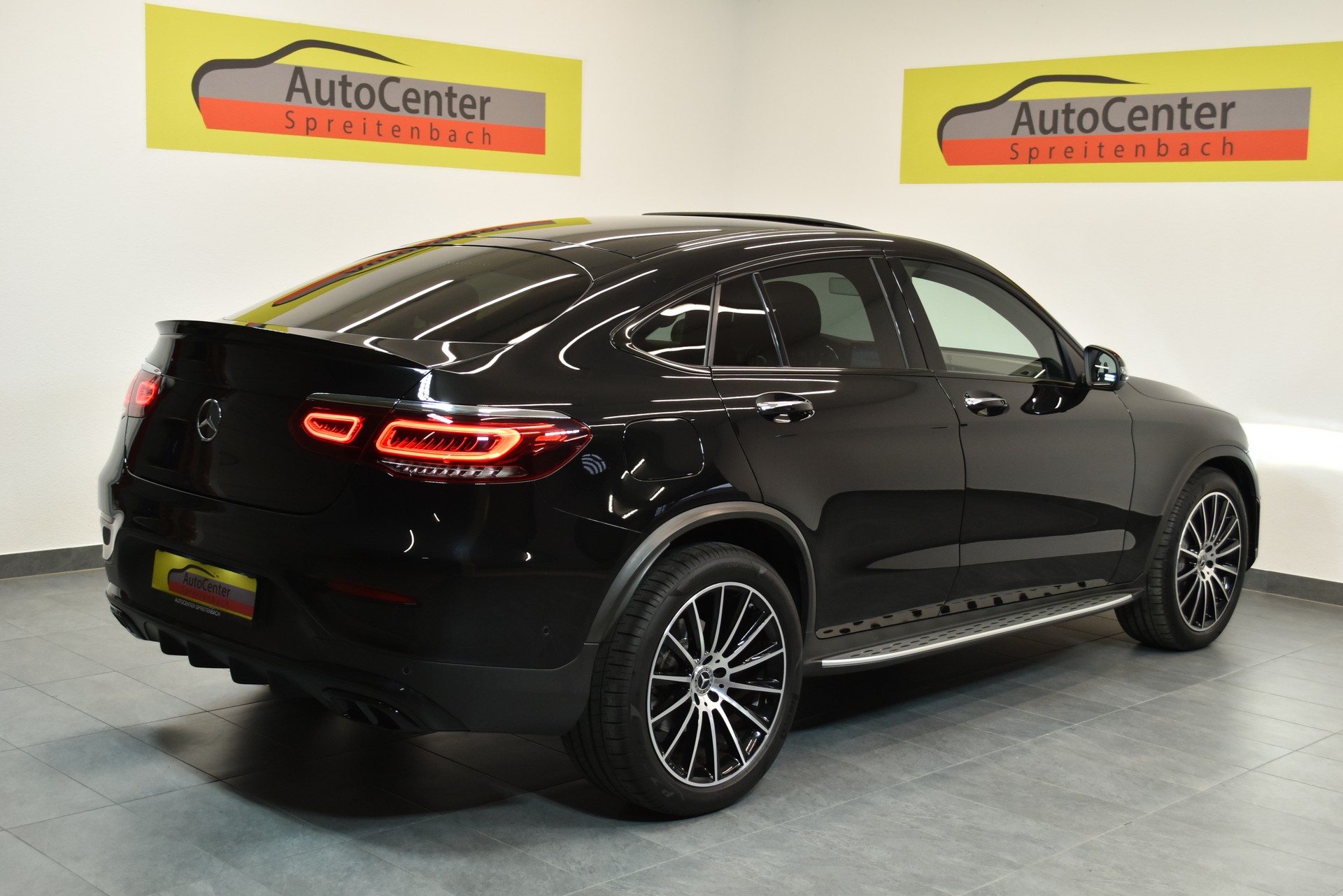 MERCEDES-BENZ GLC Coupé 200 AMG Line 4Matic 9G-Tronic-image-9