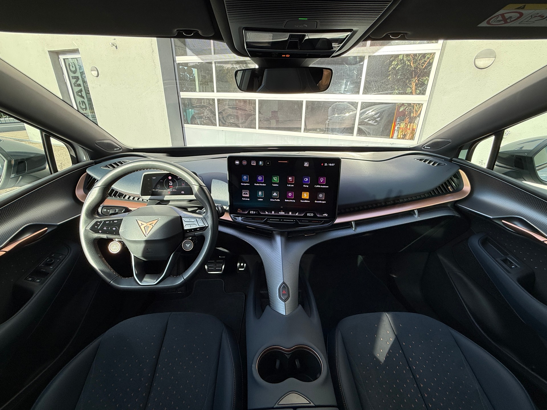 CUPRA Tavascan Type 9 77 kWh VZ Adrenaline mit Wärmepumpe & 5 Jahre Werksgarantie-image-2