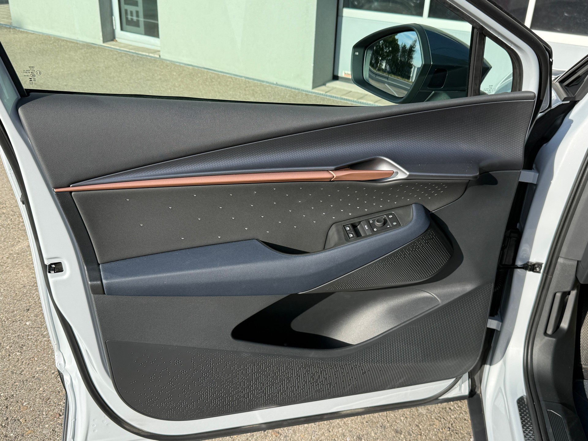 CUPRA Tavascan Type 9 77 kWh VZ Adrenaline mit Wärmepumpe & 5 Jahre Werksgarantie-image-16